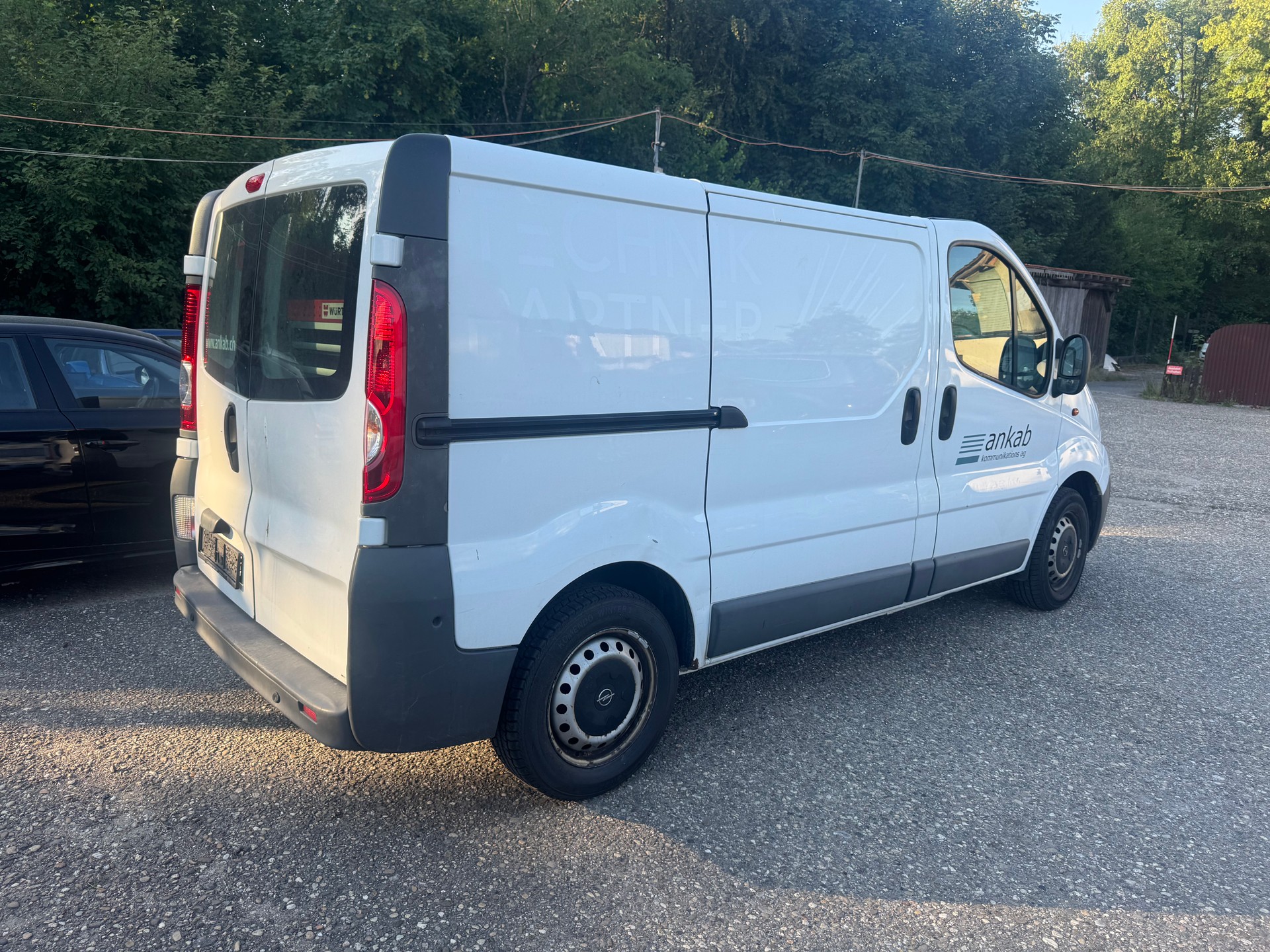 OPEL VIVARO-image-2