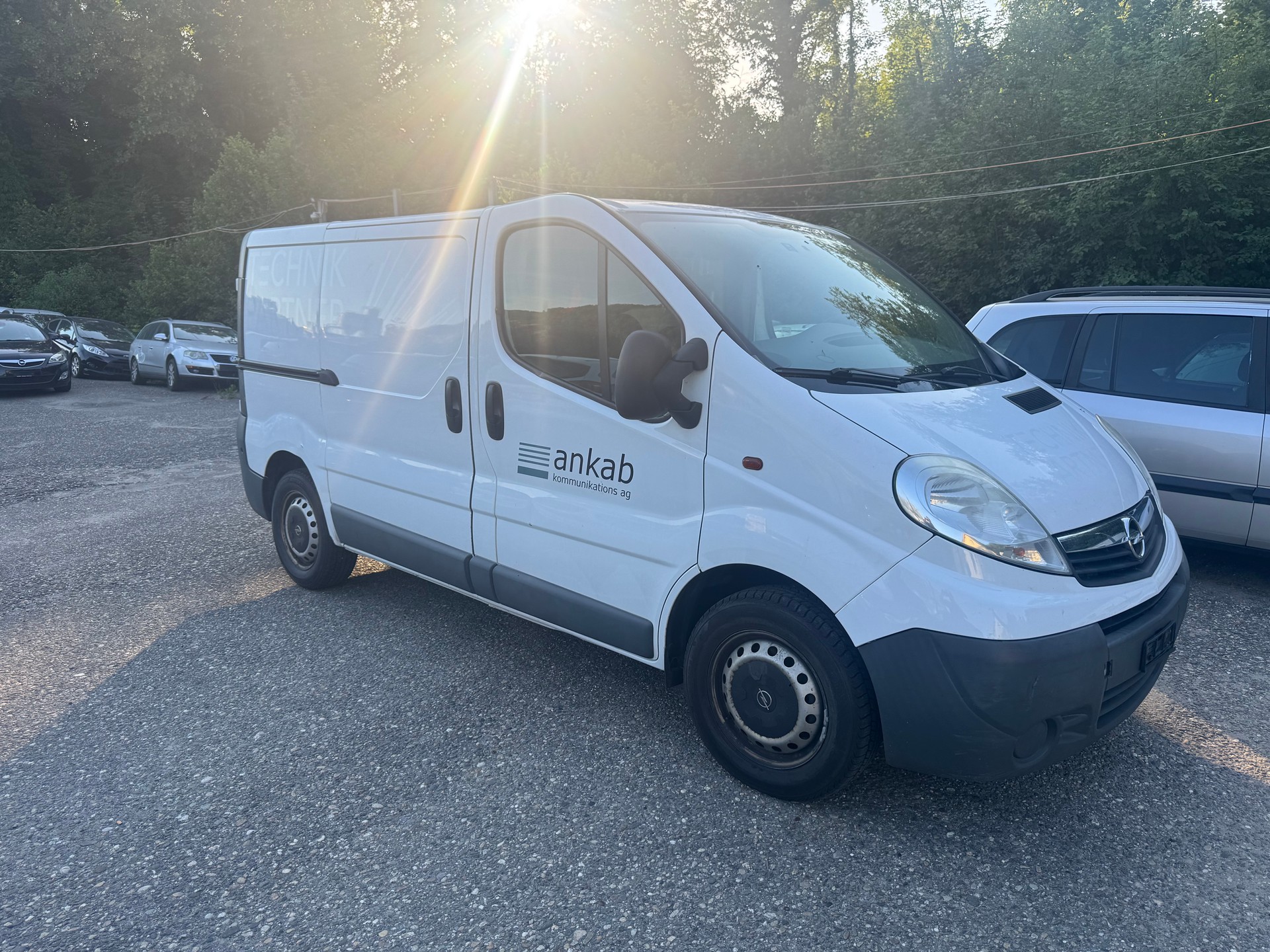 OPEL VIVARO-image-1