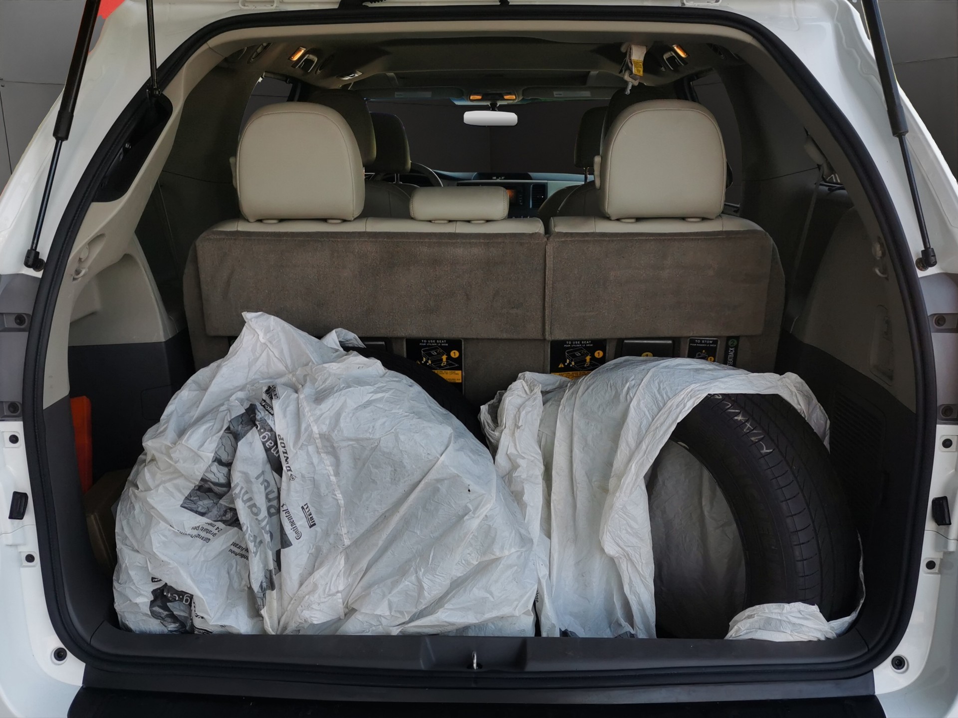 TOYOTA Sienna 3.5 A 4WD-image-8