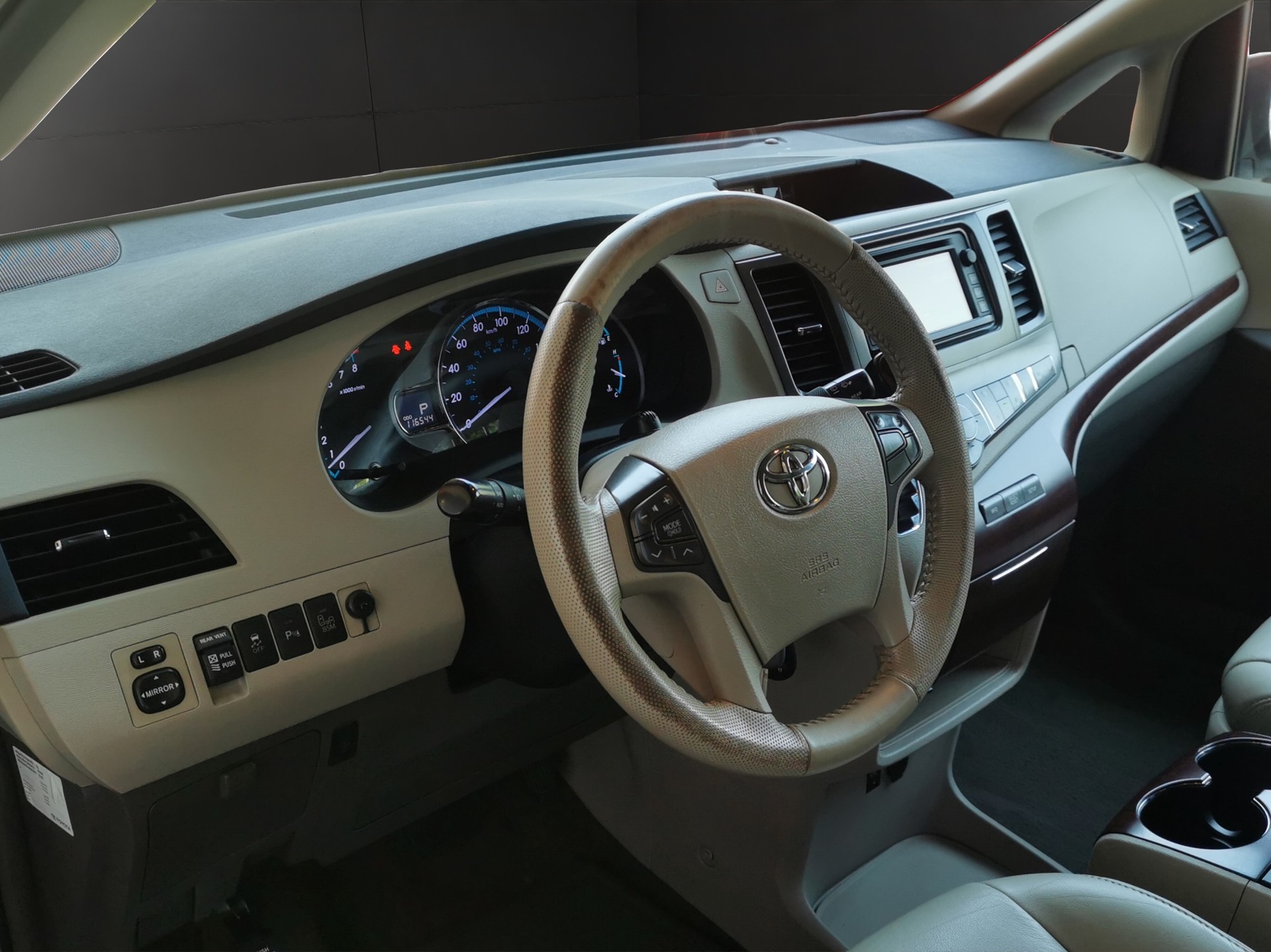TOYOTA Sienna 3.5 A 4WD-image-10