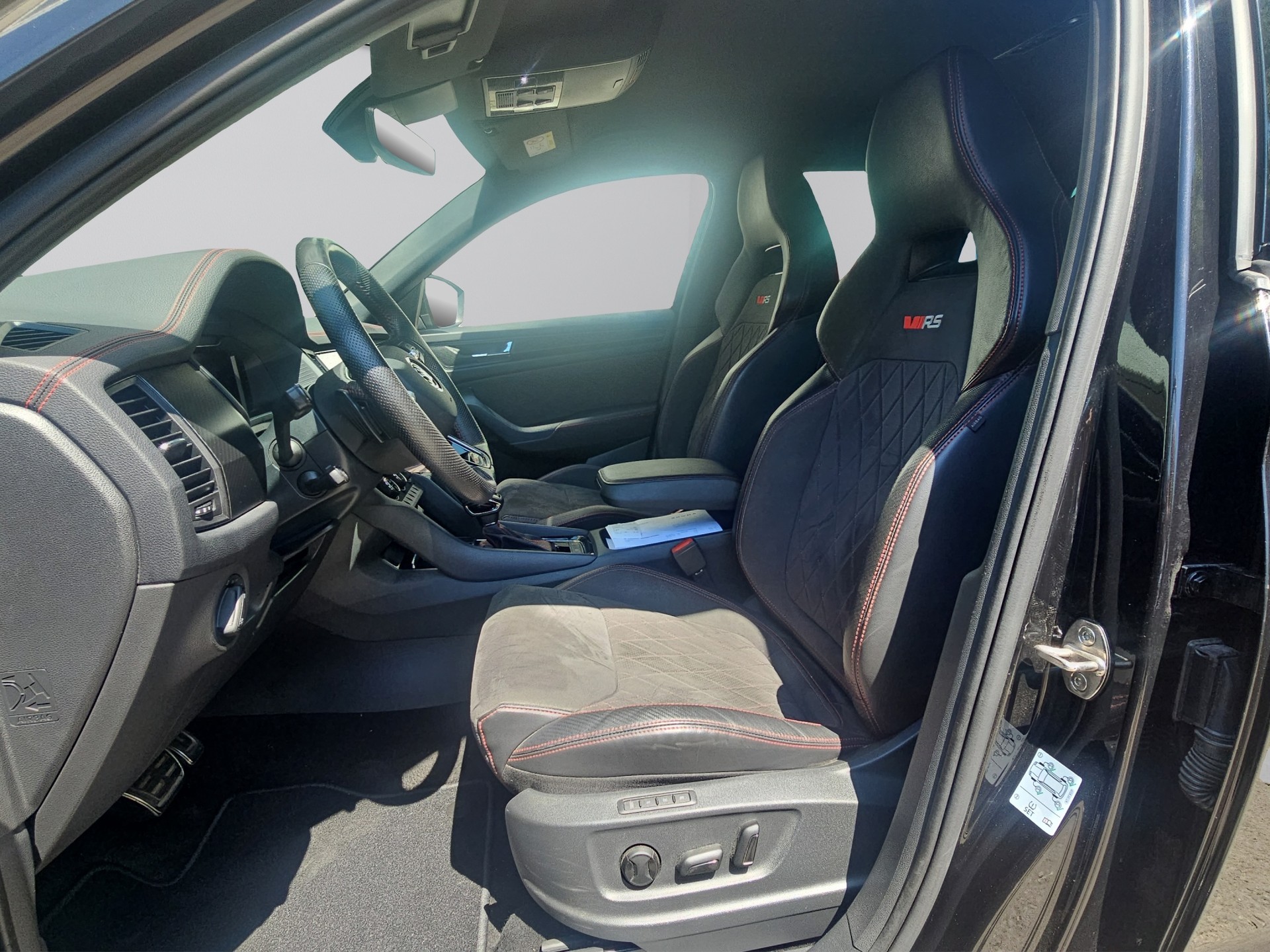 SKODA Kodiaq 2.0 TSI 4x4 RS-image-8