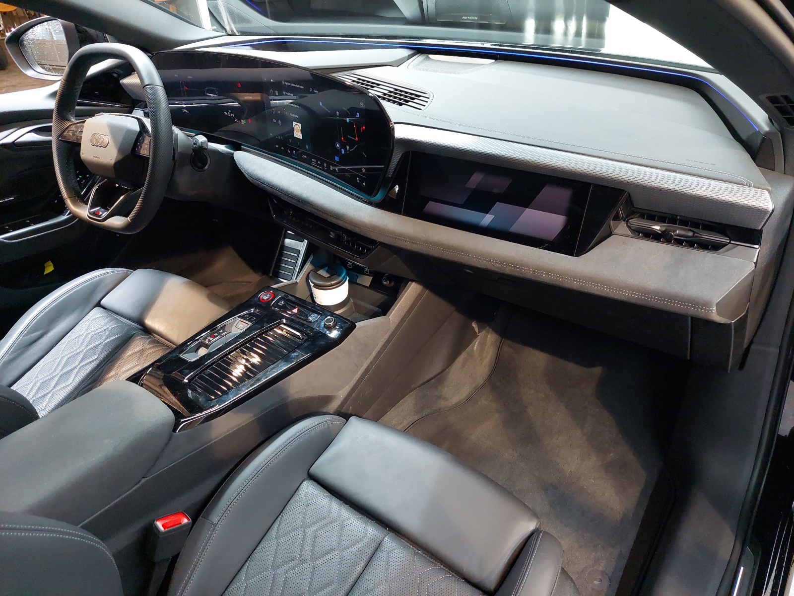 AUDI A6 Avant e-tron quattro-image-8