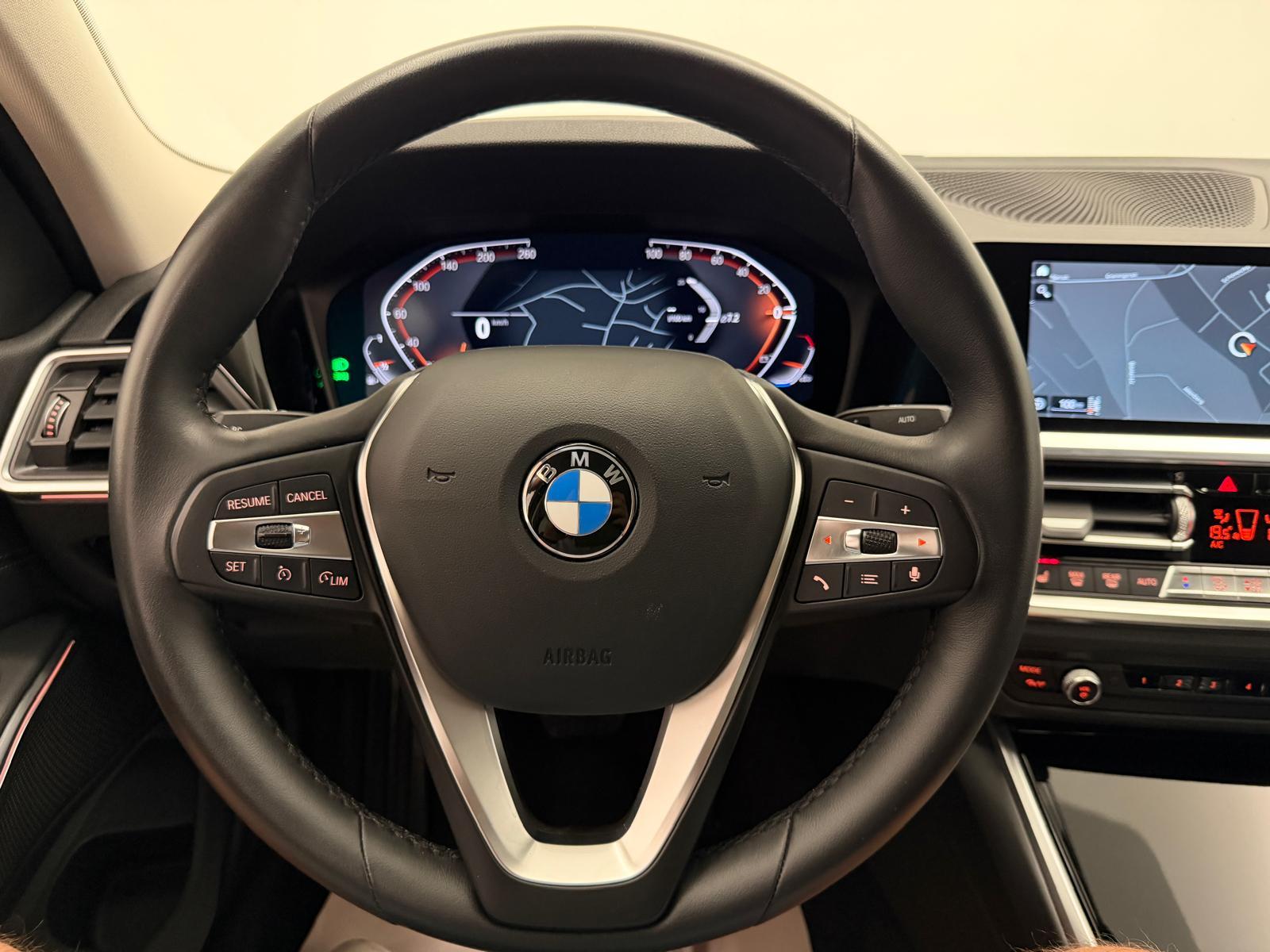 BMW 320i xDrive-image-16