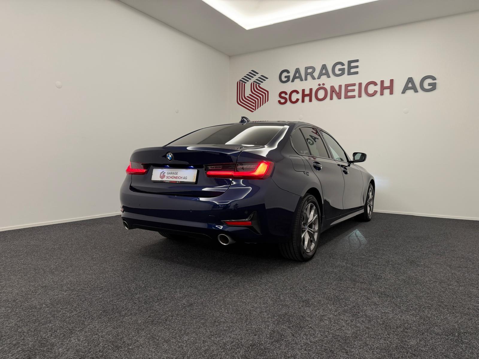 BMW 320i xDrive-image-4
