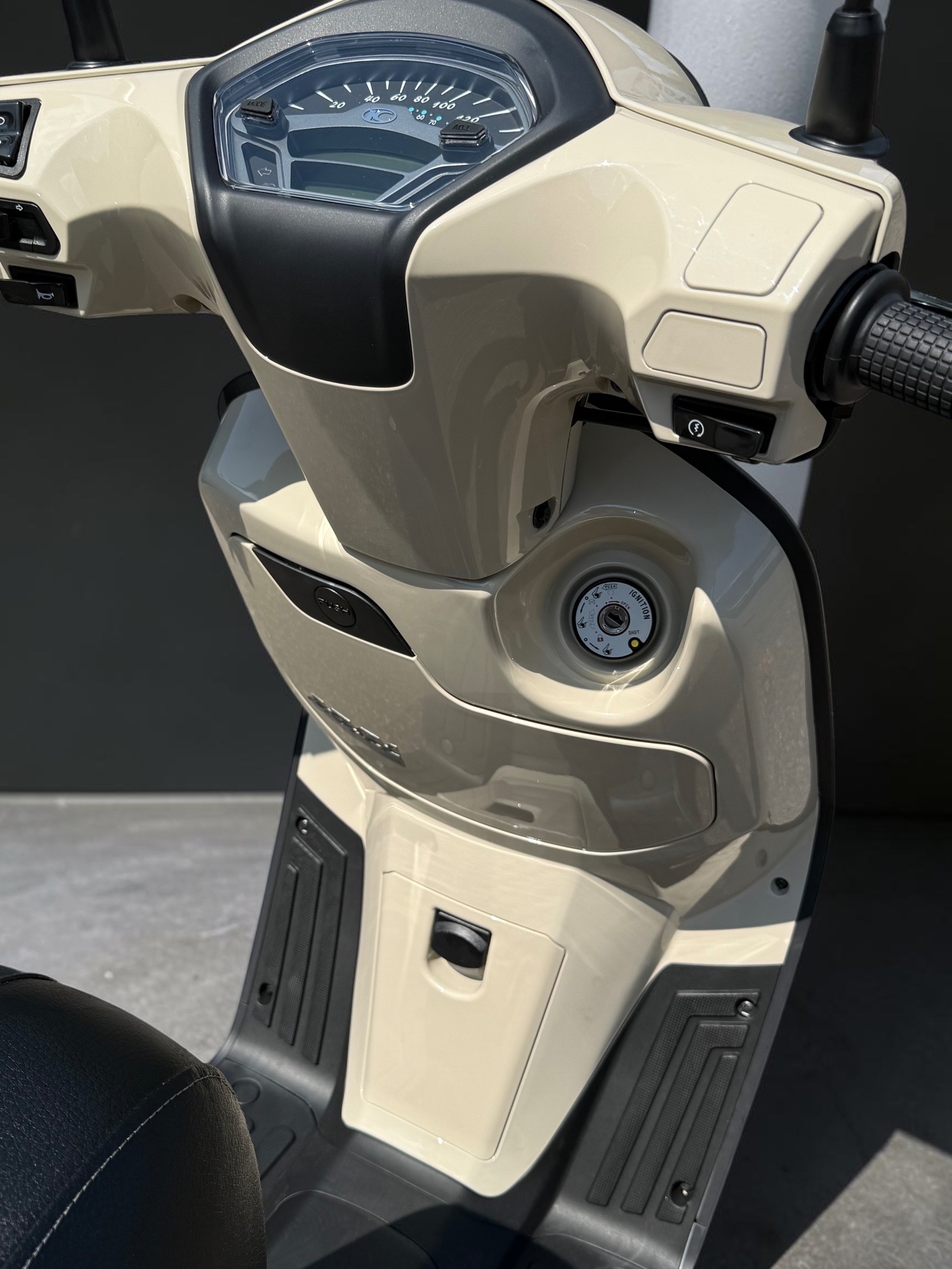 KYMCO Like 125i ABS Topcase-image-2