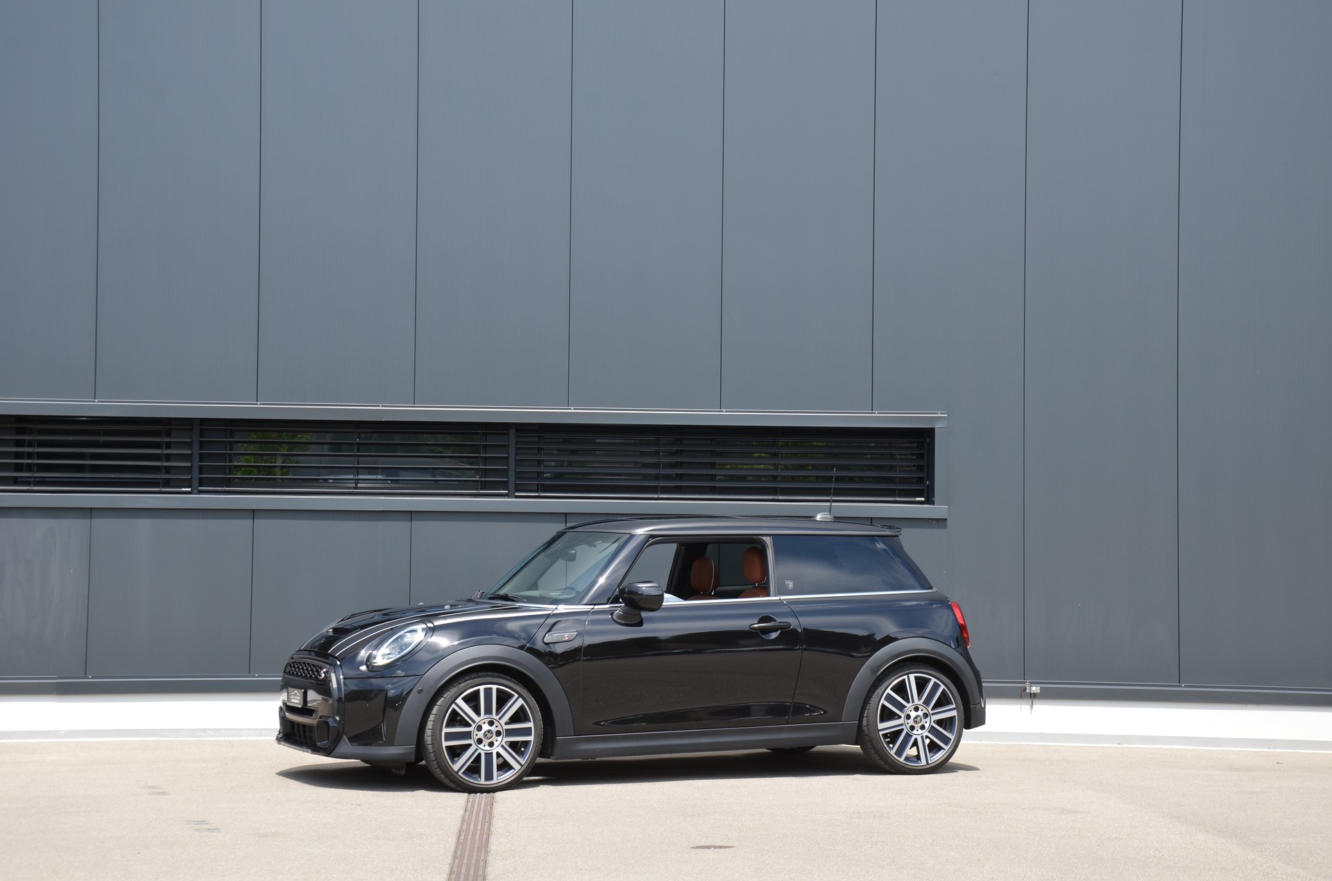 MINI Cooper S Trafalgar Edition Steptronic DKG-showroom-element-1
