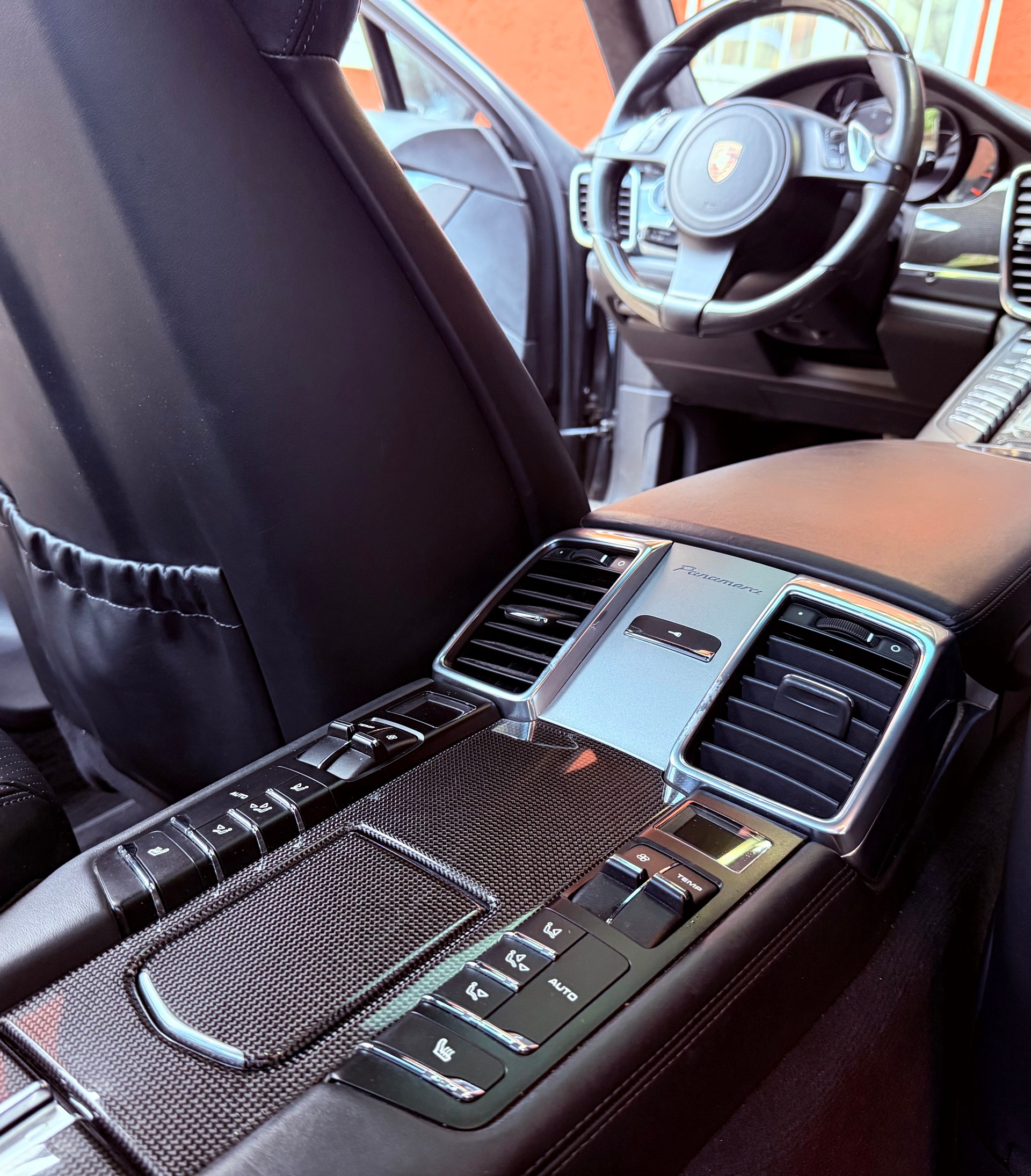 PORSCHE Panamera Turbo 4.8 PDK-image-8