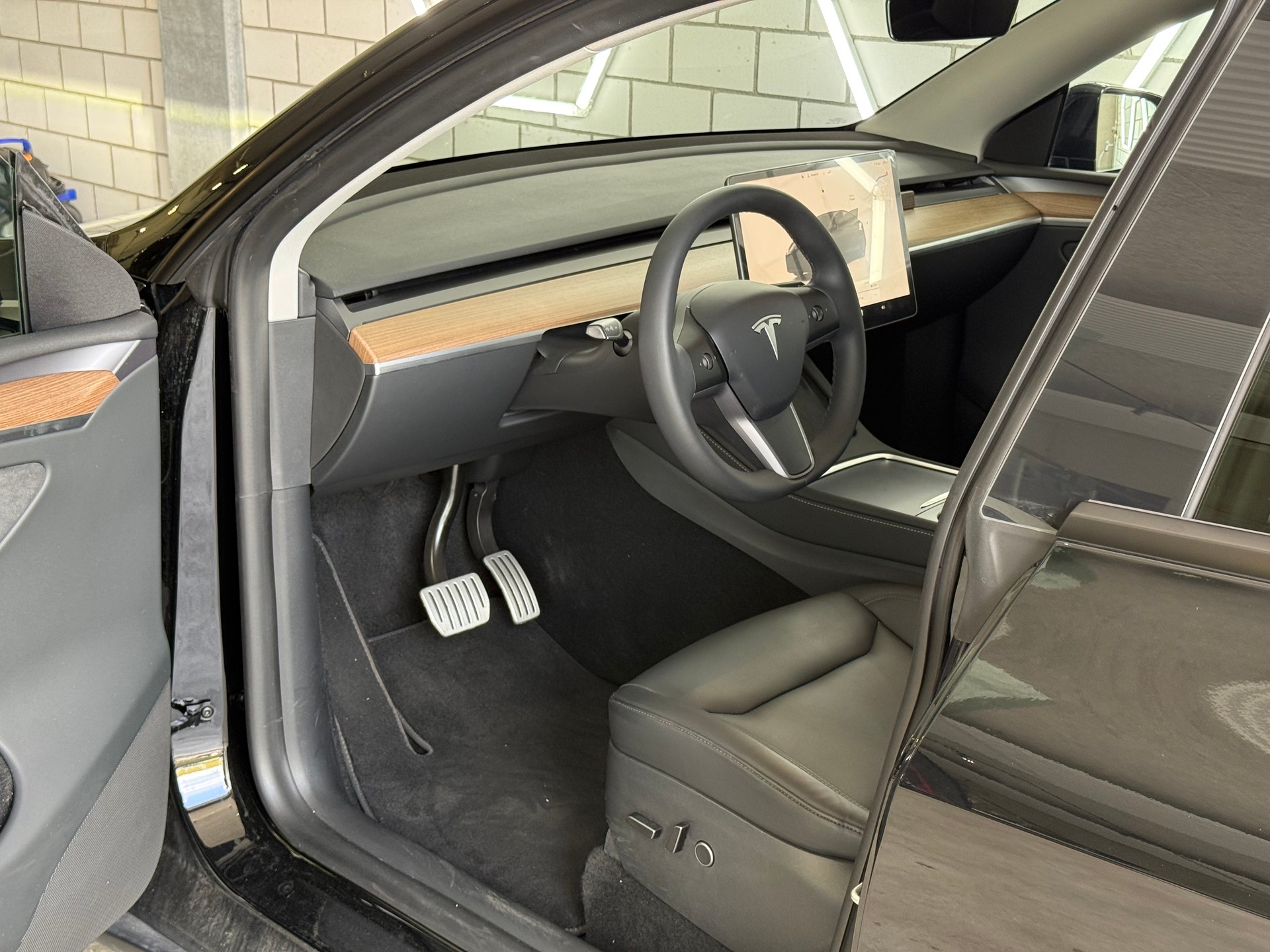 TESLA Model Y Performance-image-4