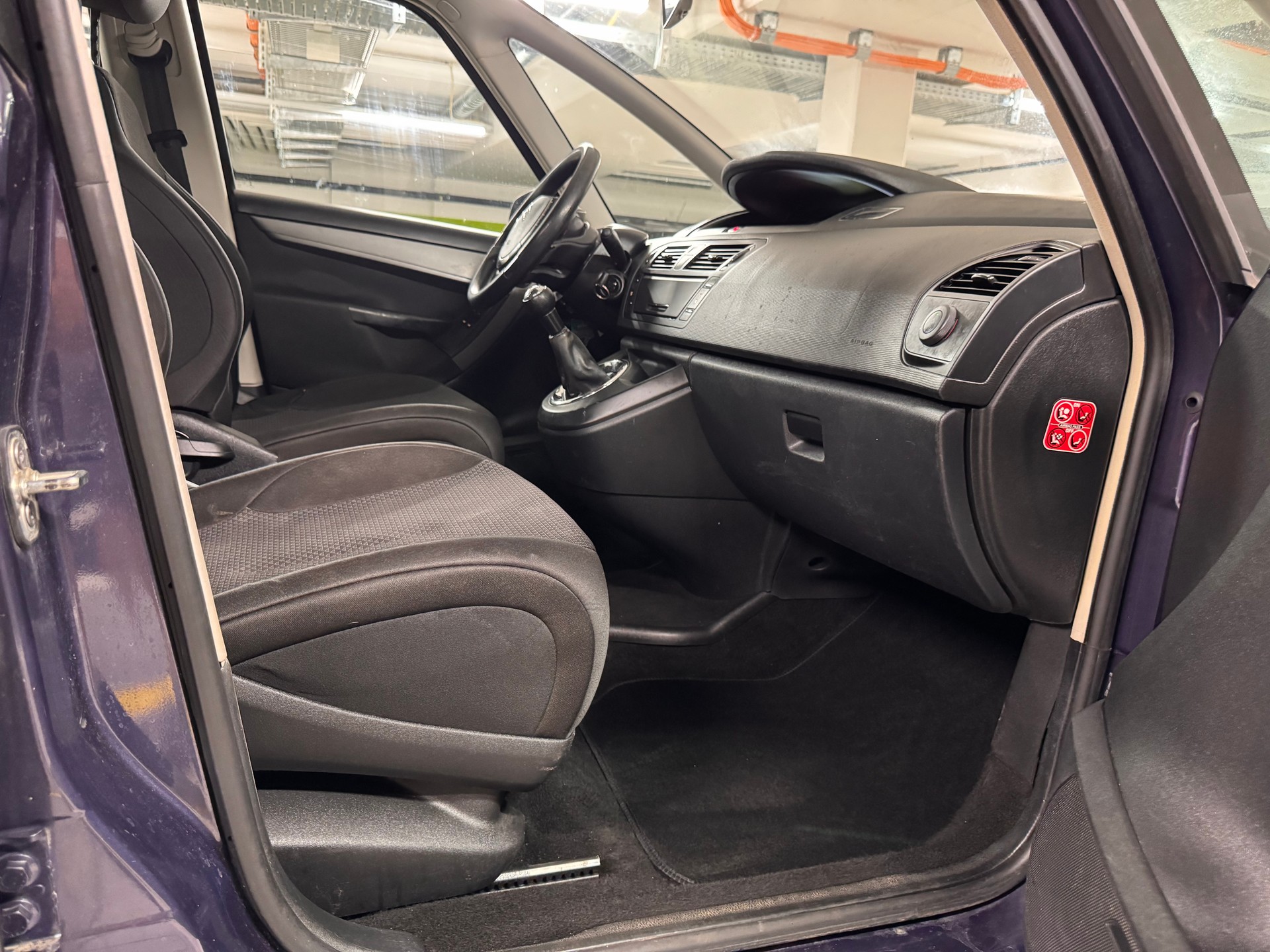CITROEN Grand C4 Picasso 1.6i 16V Swiss Style-image-10