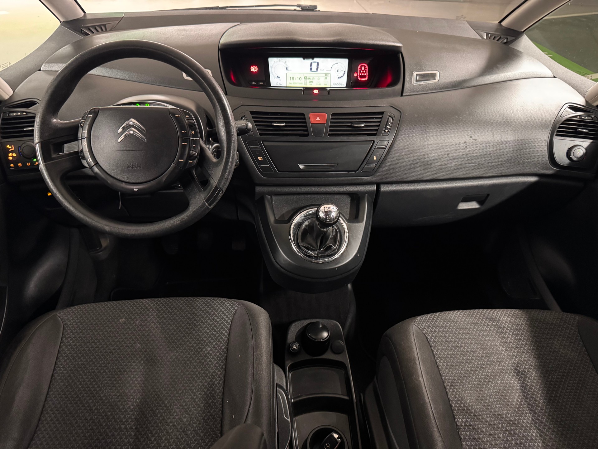 CITROEN Grand C4 Picasso 1.6i 16V Swiss Style-image-11