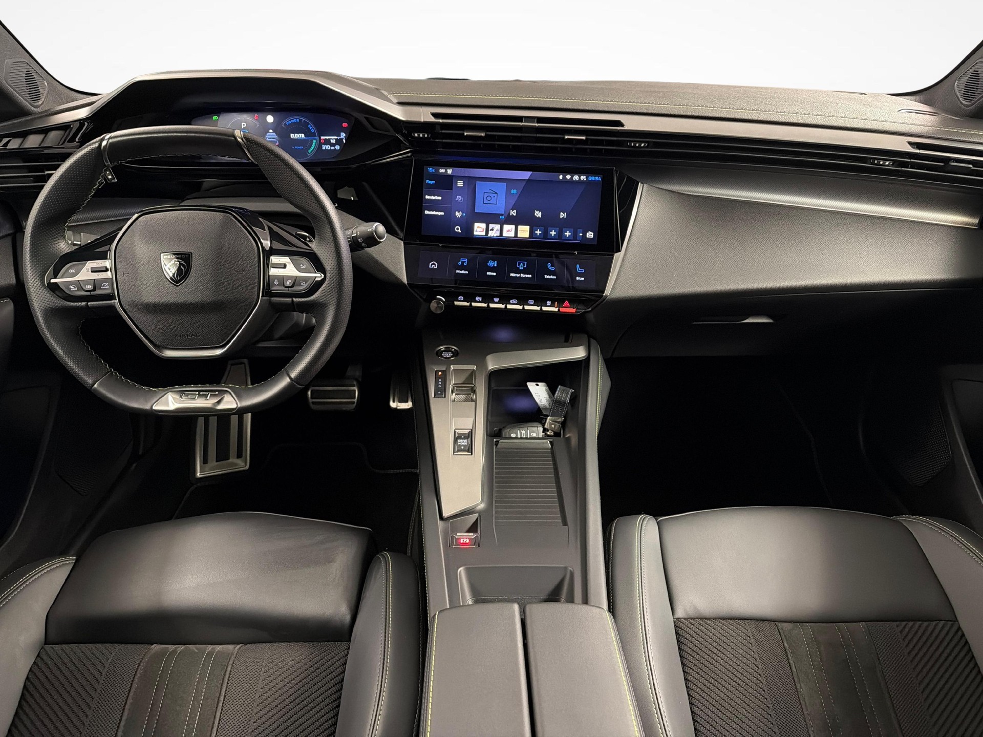 PEUGEOT 308 1.6 PHEV 180 GT-image-9