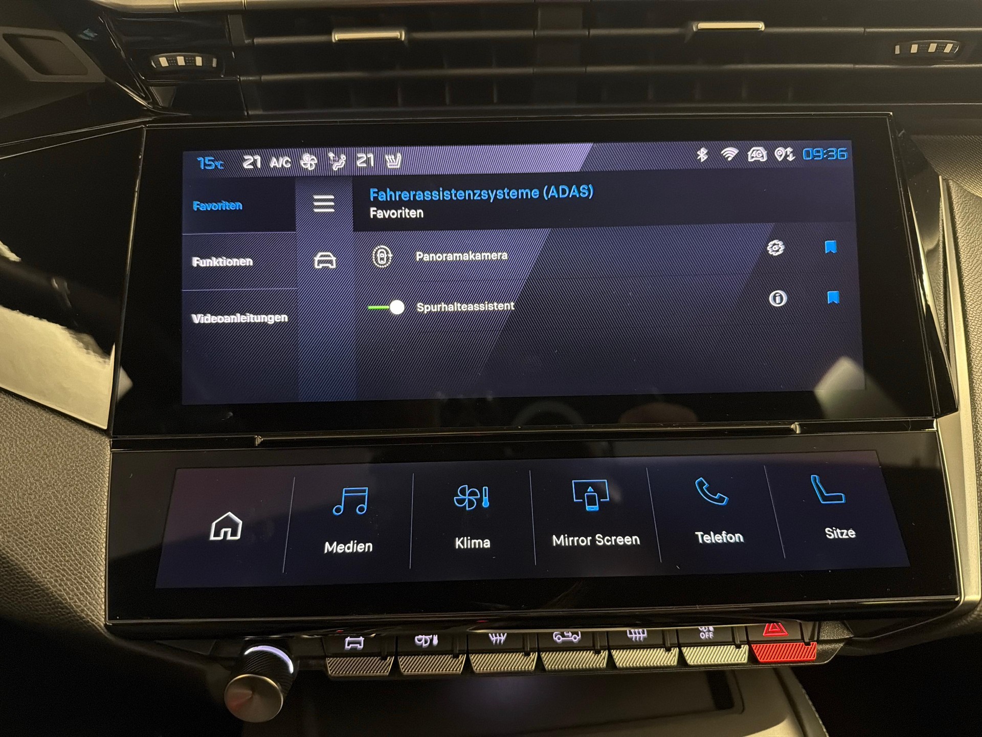 PEUGEOT 308 1.6 PHEV 180 GT-image-18