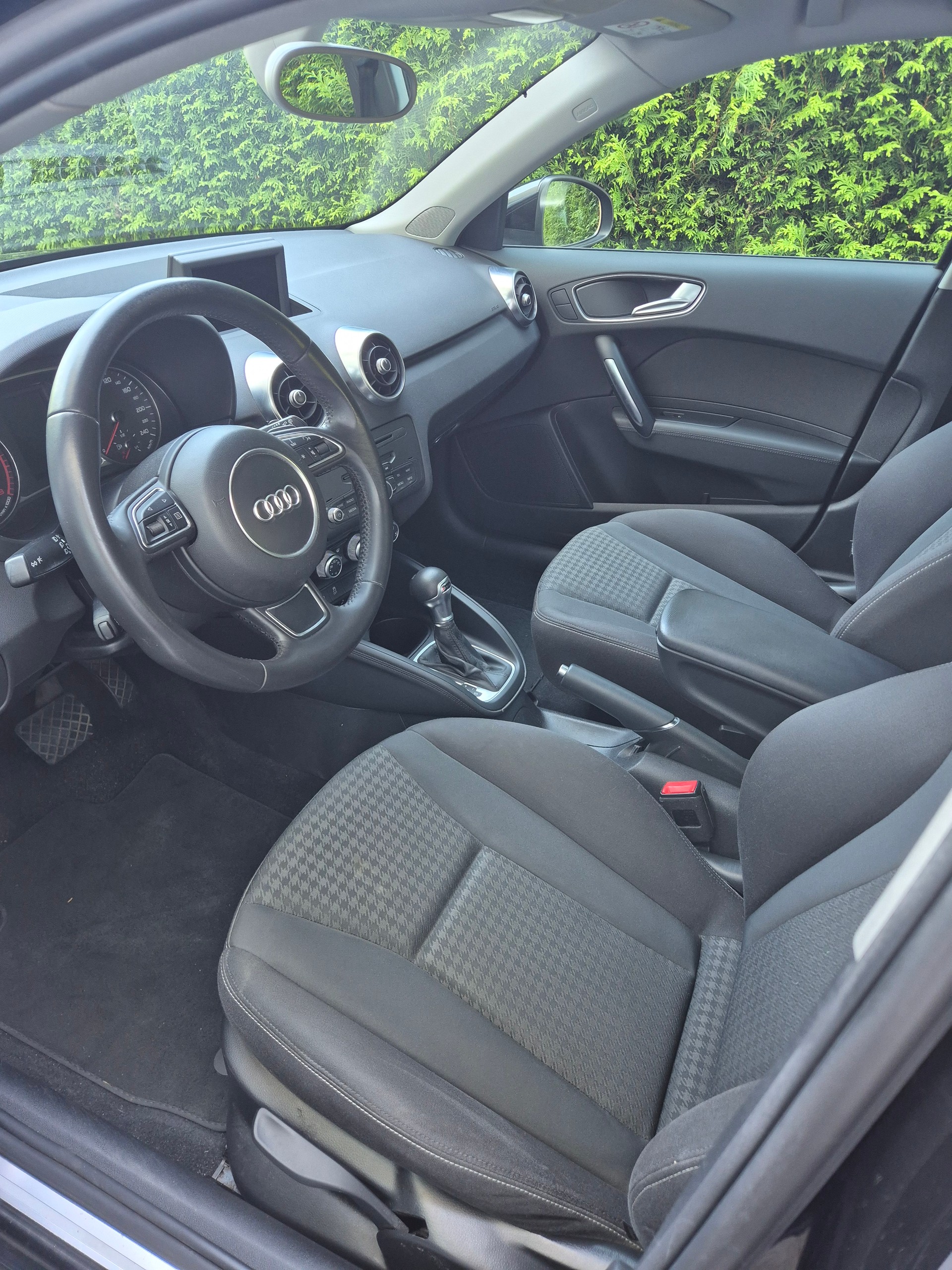 AUDI 1.4 TFSI COD Ambition S-Tronic-image-4
