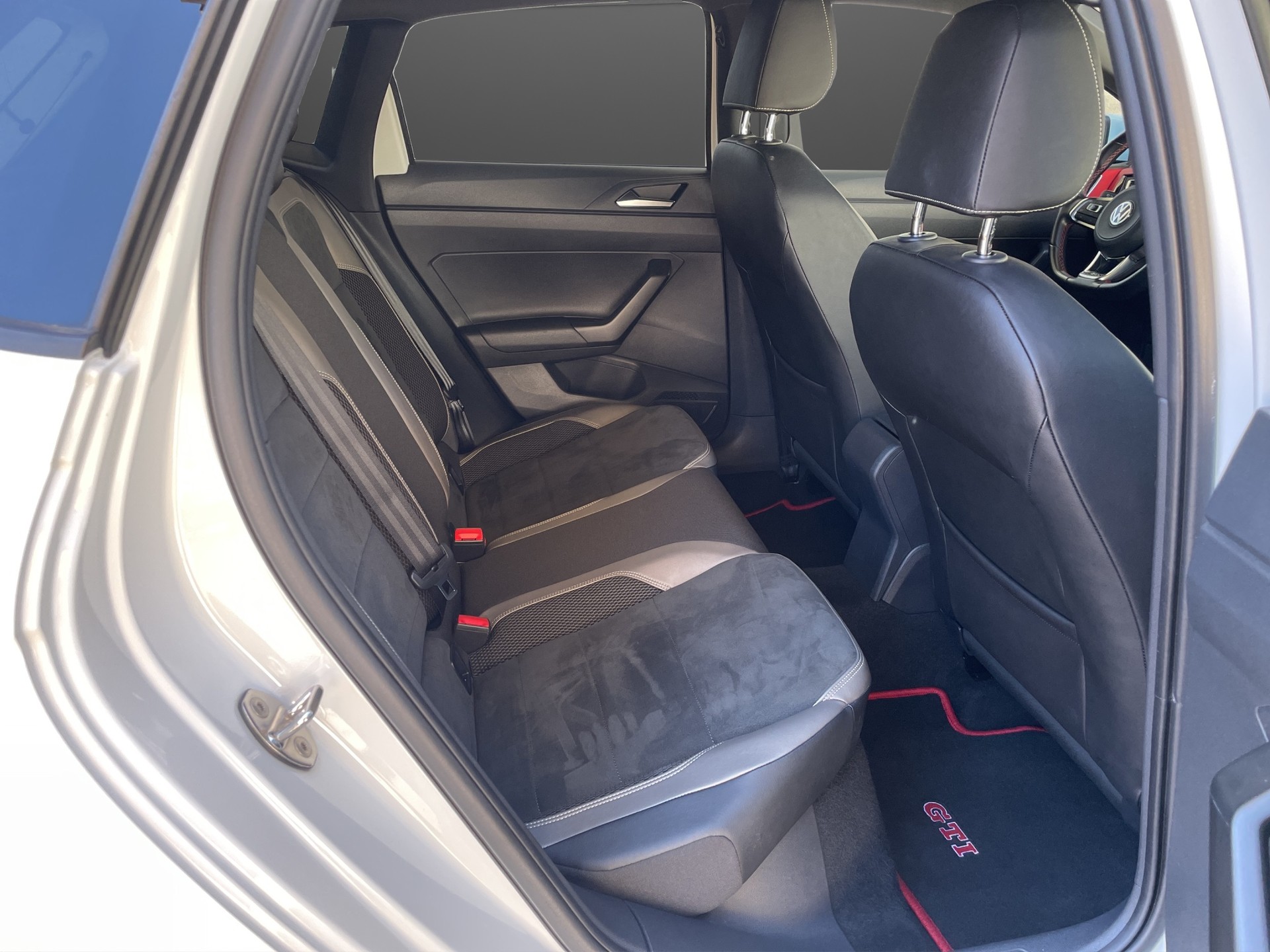 VW Polo 2.0 TSI GTI DSG-image-8
