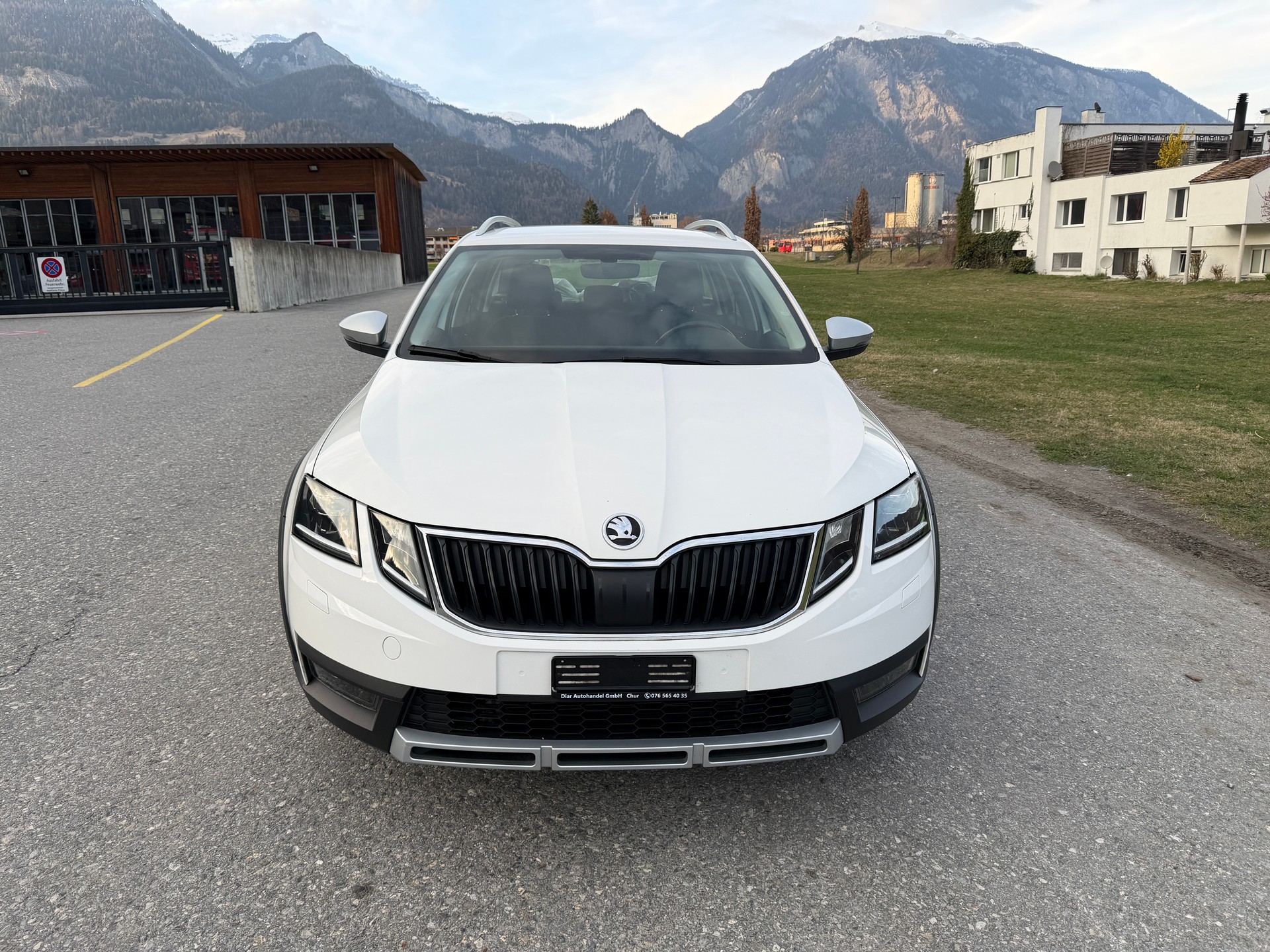 SKODA Octavia Combi 2.0 TDI Scout 4x4 DSG-image-0