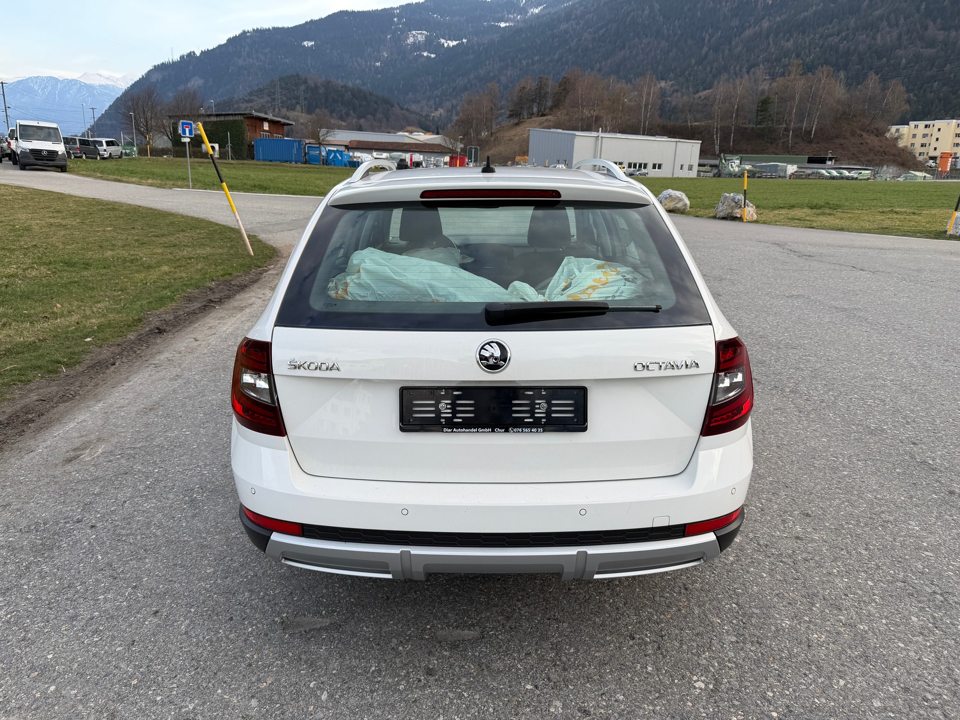 SKODA Octavia Combi 2.0 TDI Scout 4x4 DSG-image-4