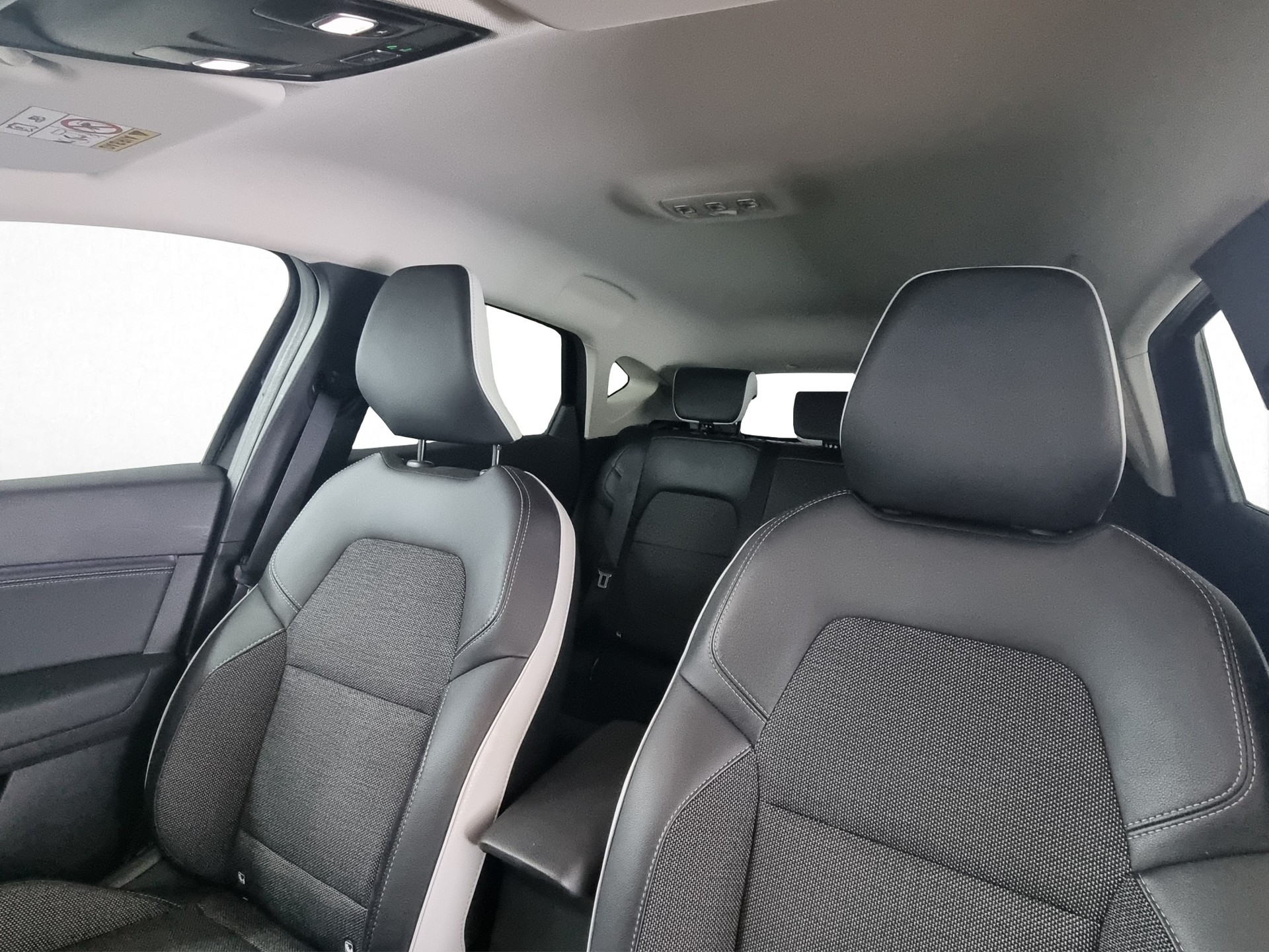 RENAULT Captur 1.3 TCe 140 Zen EDC-image-12