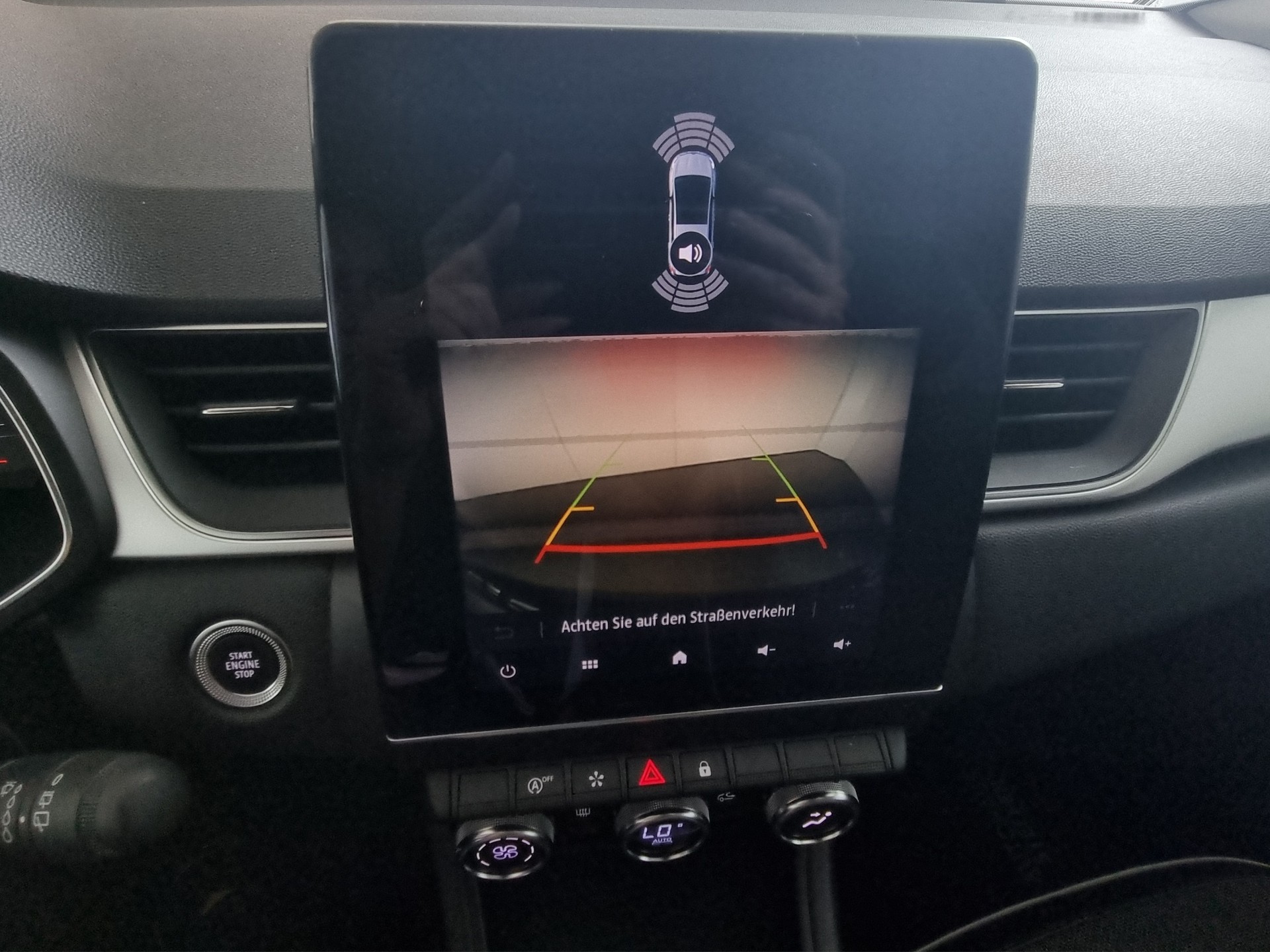 RENAULT Captur 1.3 TCe 140 Zen EDC-image-15