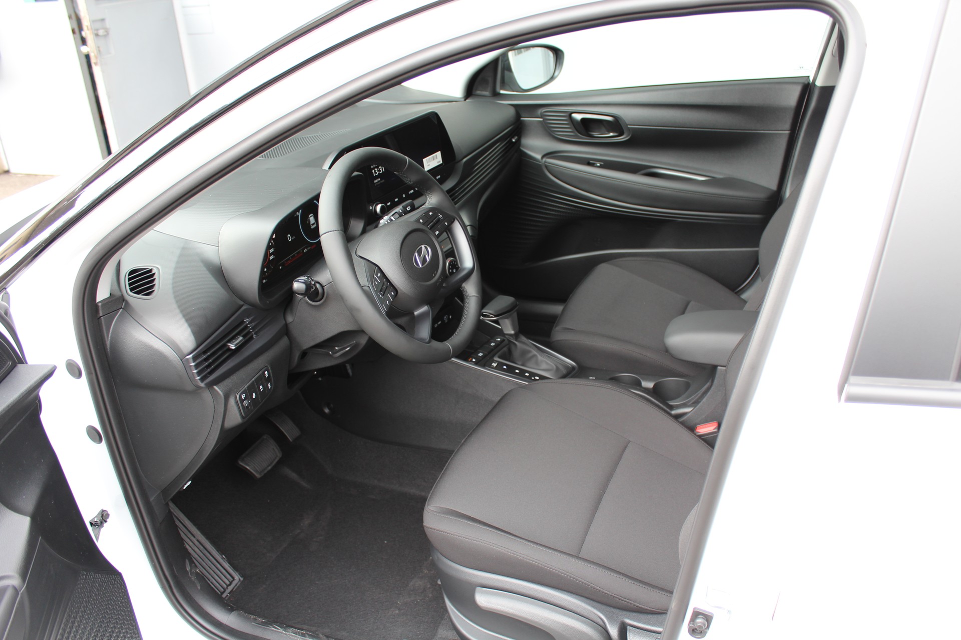 HYUNDAI i20 1.0 T-GDi Amplia DCT 100 PS ( MY25)-image-7