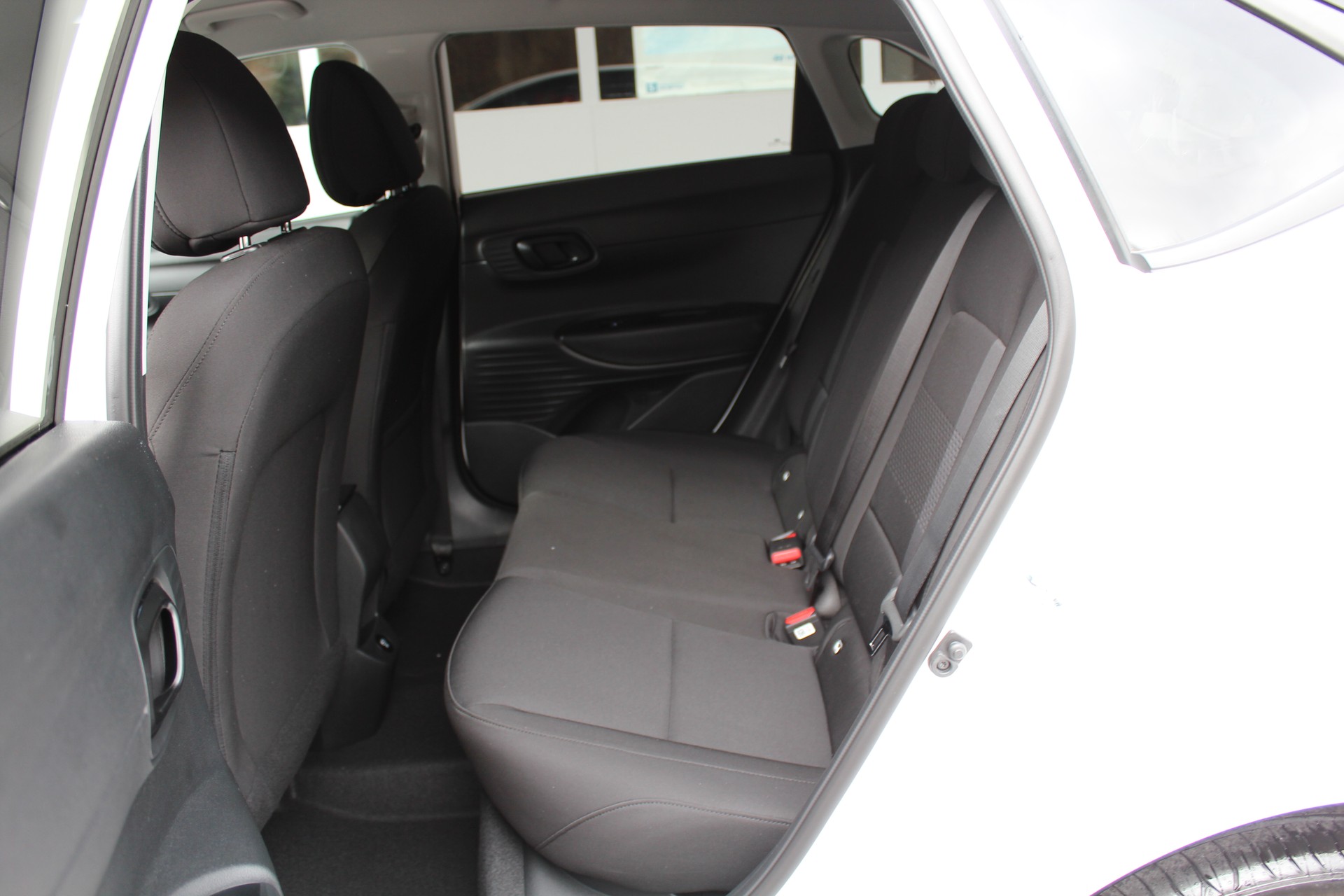 HYUNDAI i20 1.0 T-GDi Amplia DCT 100 PS ( MY25)-image-8