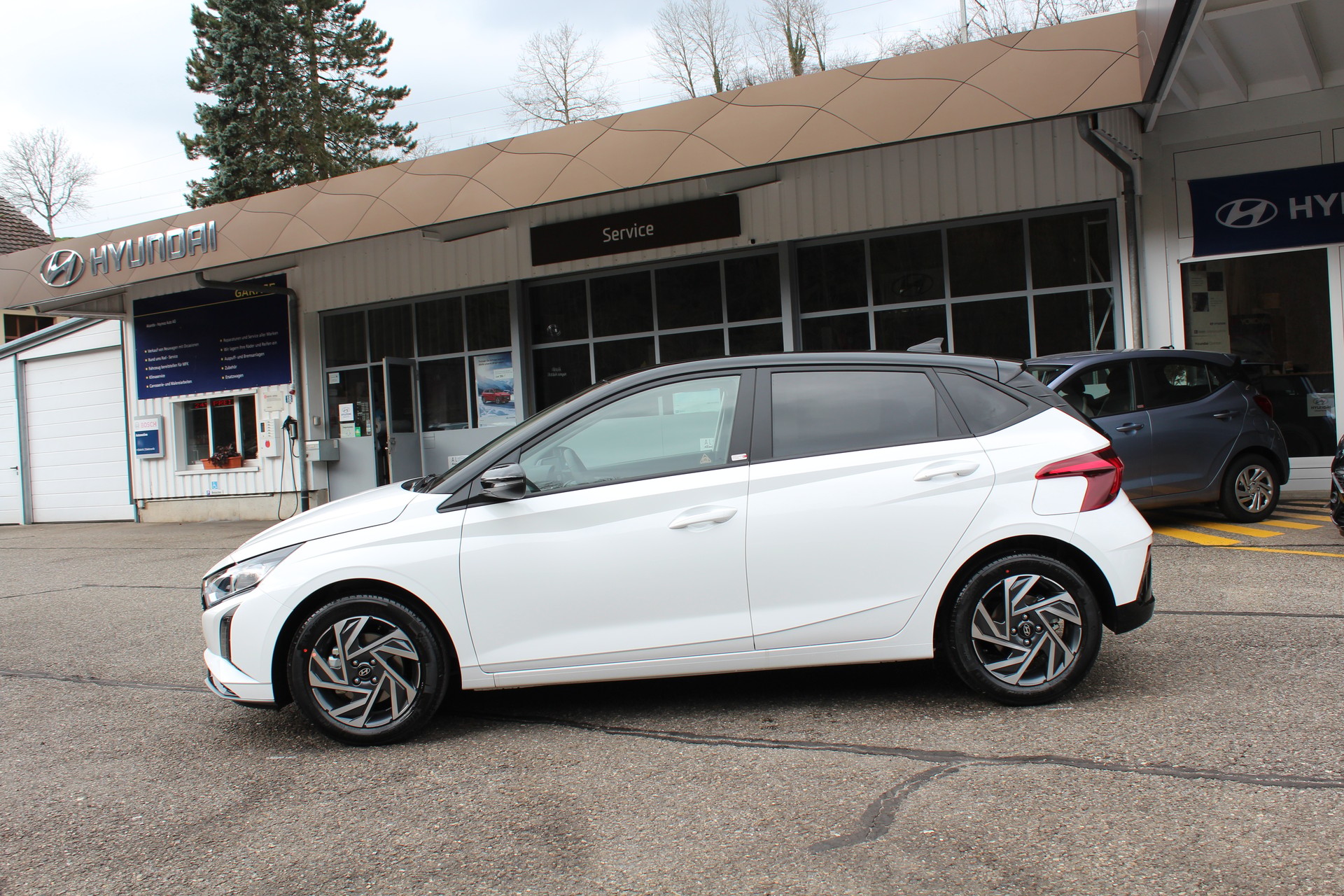 HYUNDAI i20 1.0 T-GDi Amplia DCT 100 PS ( MY25)-image-1