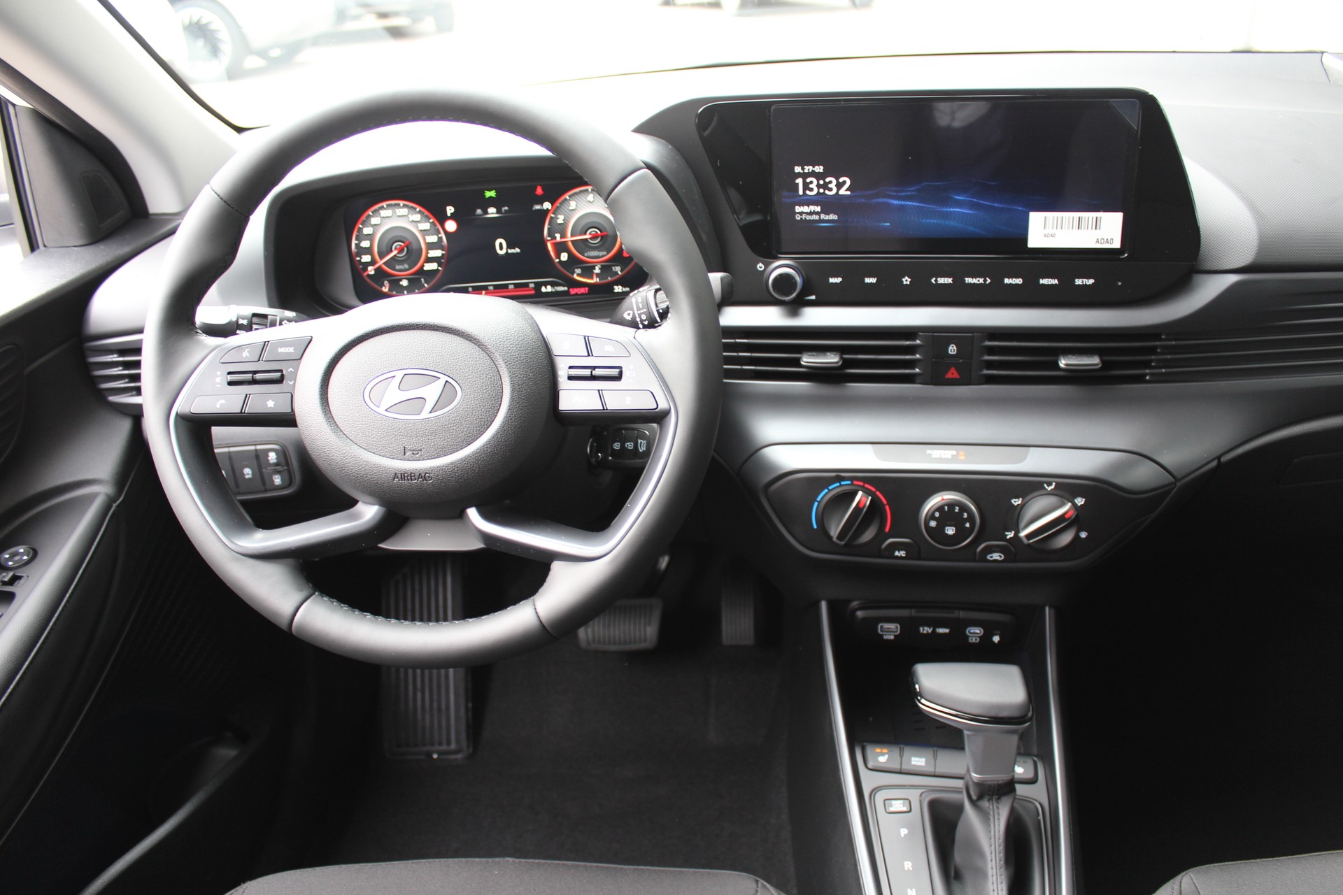 HYUNDAI i20 1.0 T-GDi Amplia DCT 100 PS ( MY25)-image-9