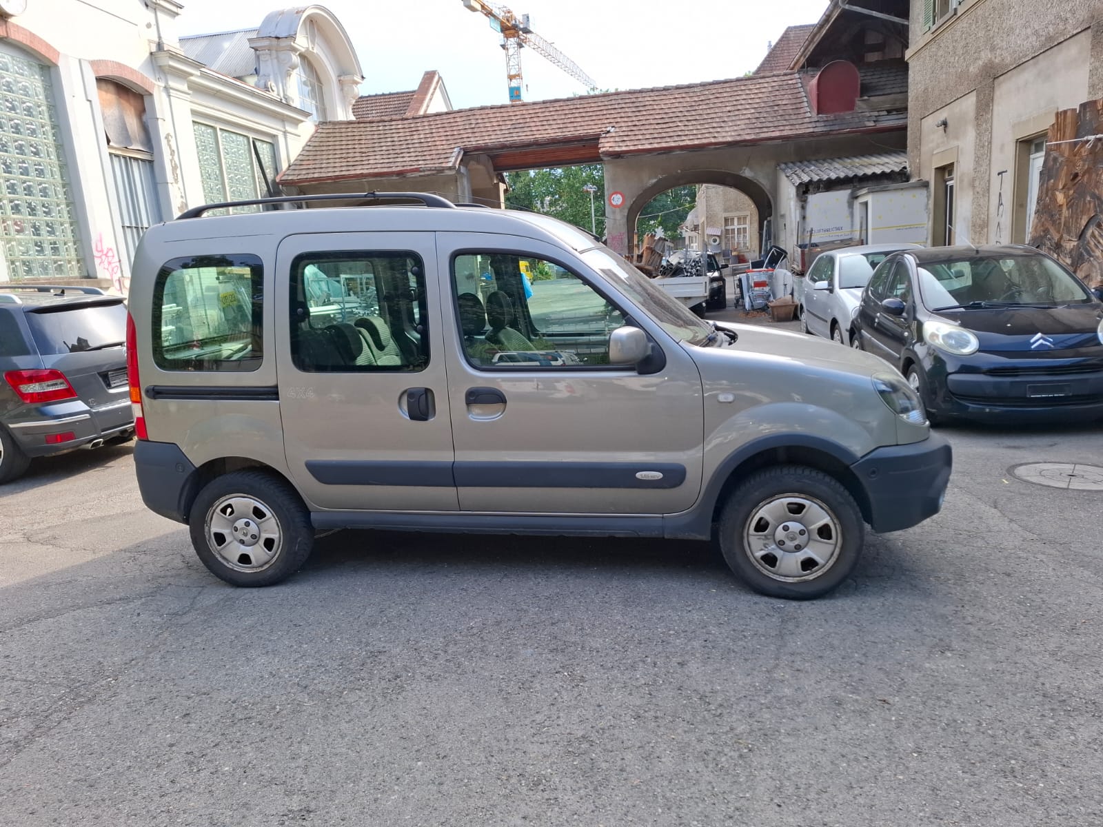 RENAULT Kangoo 1.6 16V Expression 4x4-image-1