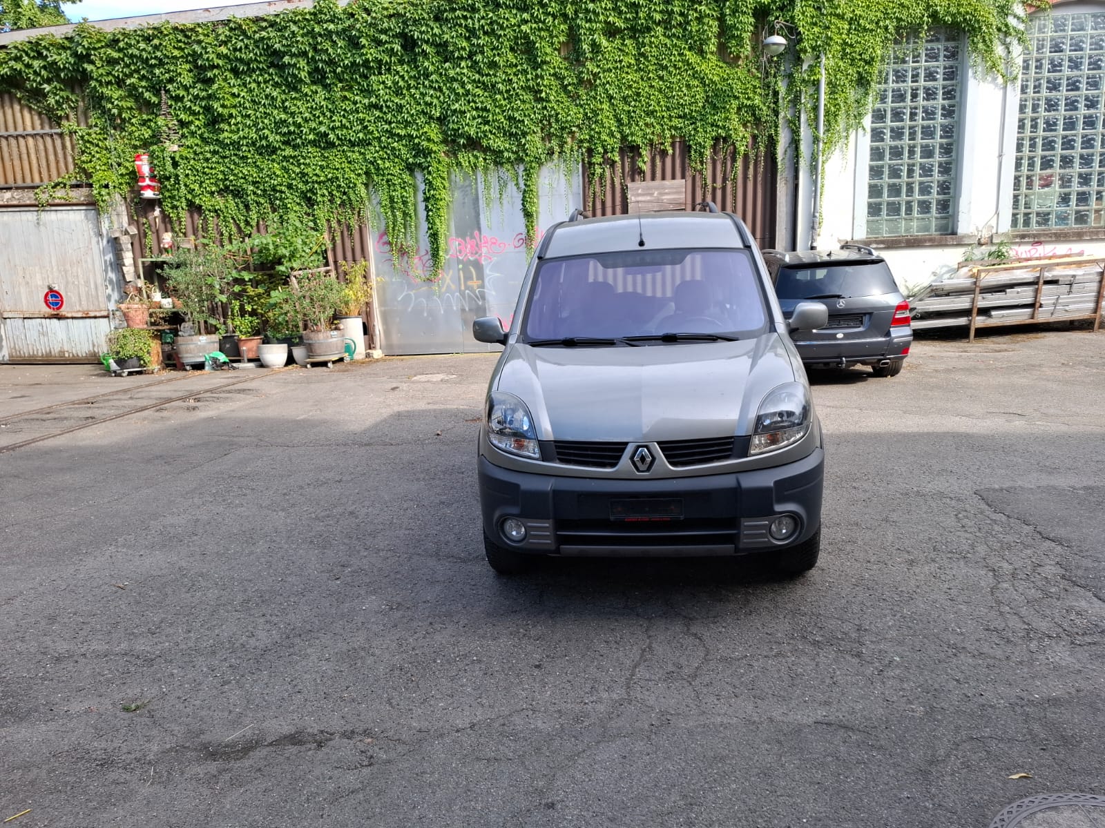 RENAULT Kangoo 1.6 16V Expression 4x4-image-0