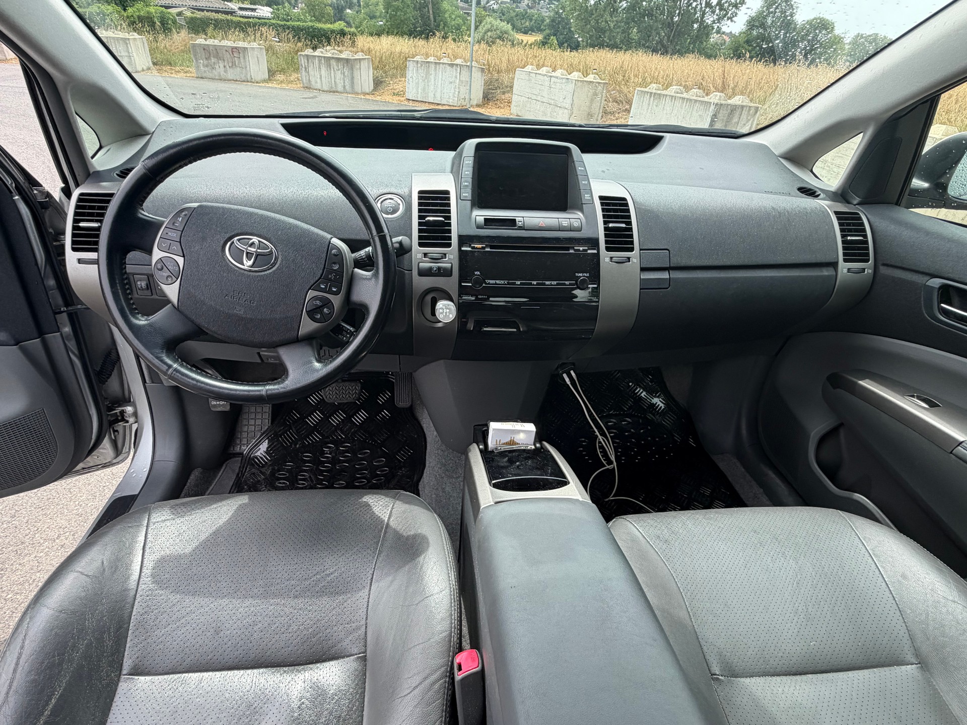 TOYOTA Prius 1.5 16V Hybrid Edition-image-8