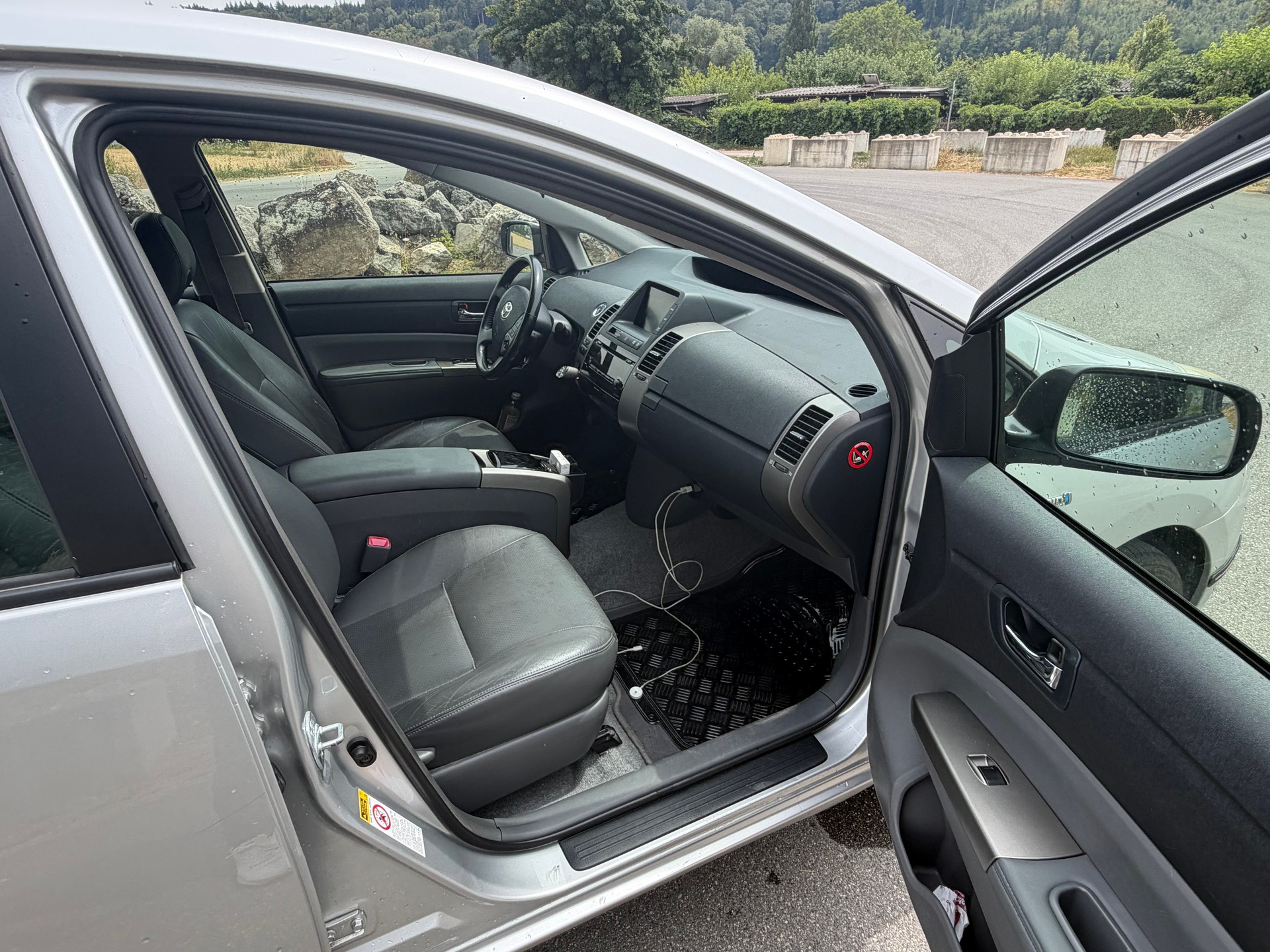 TOYOTA Prius 1.5 16V Hybrid Edition-image-10
