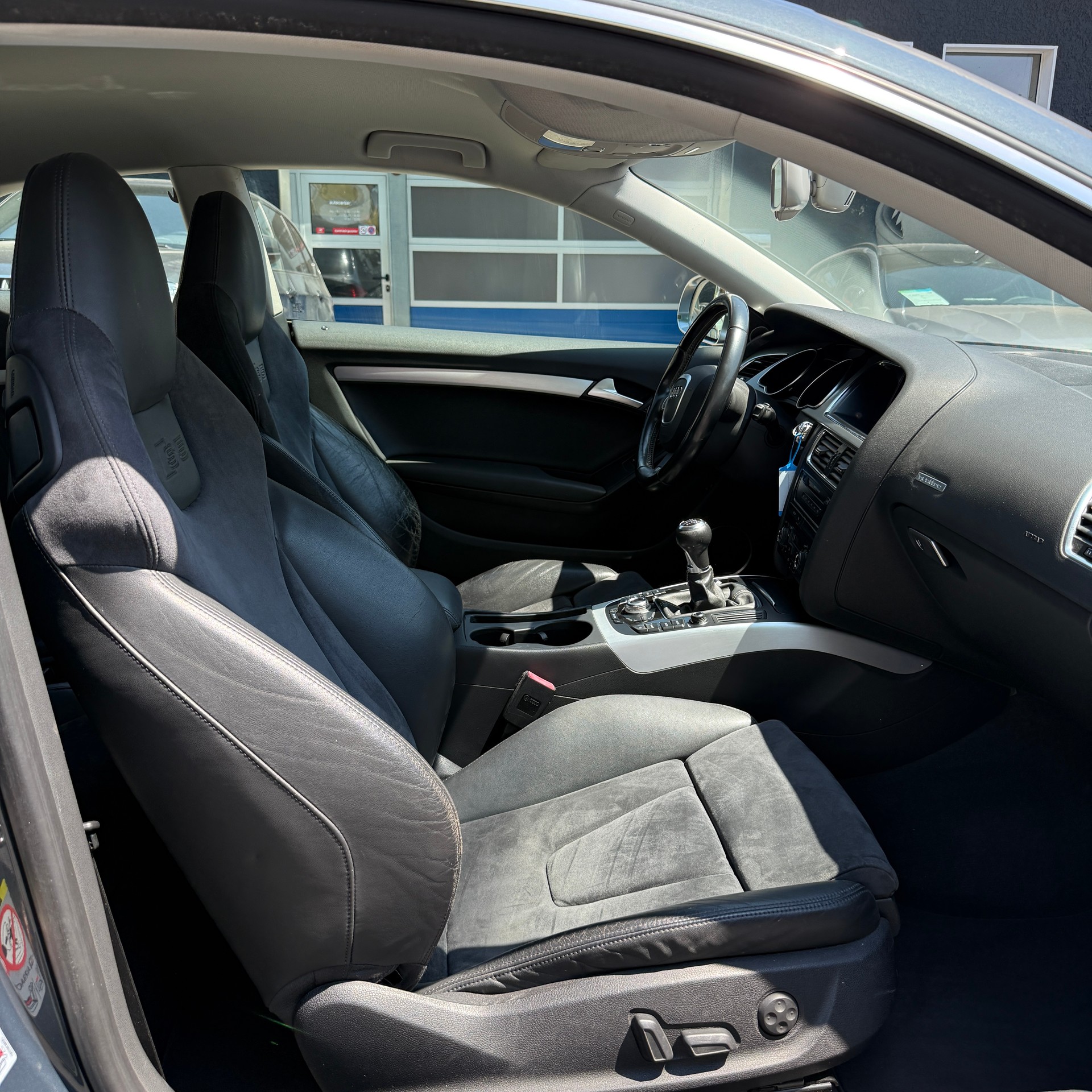 AUDI S5 Coupé 4.2 FSI quattro-image-11