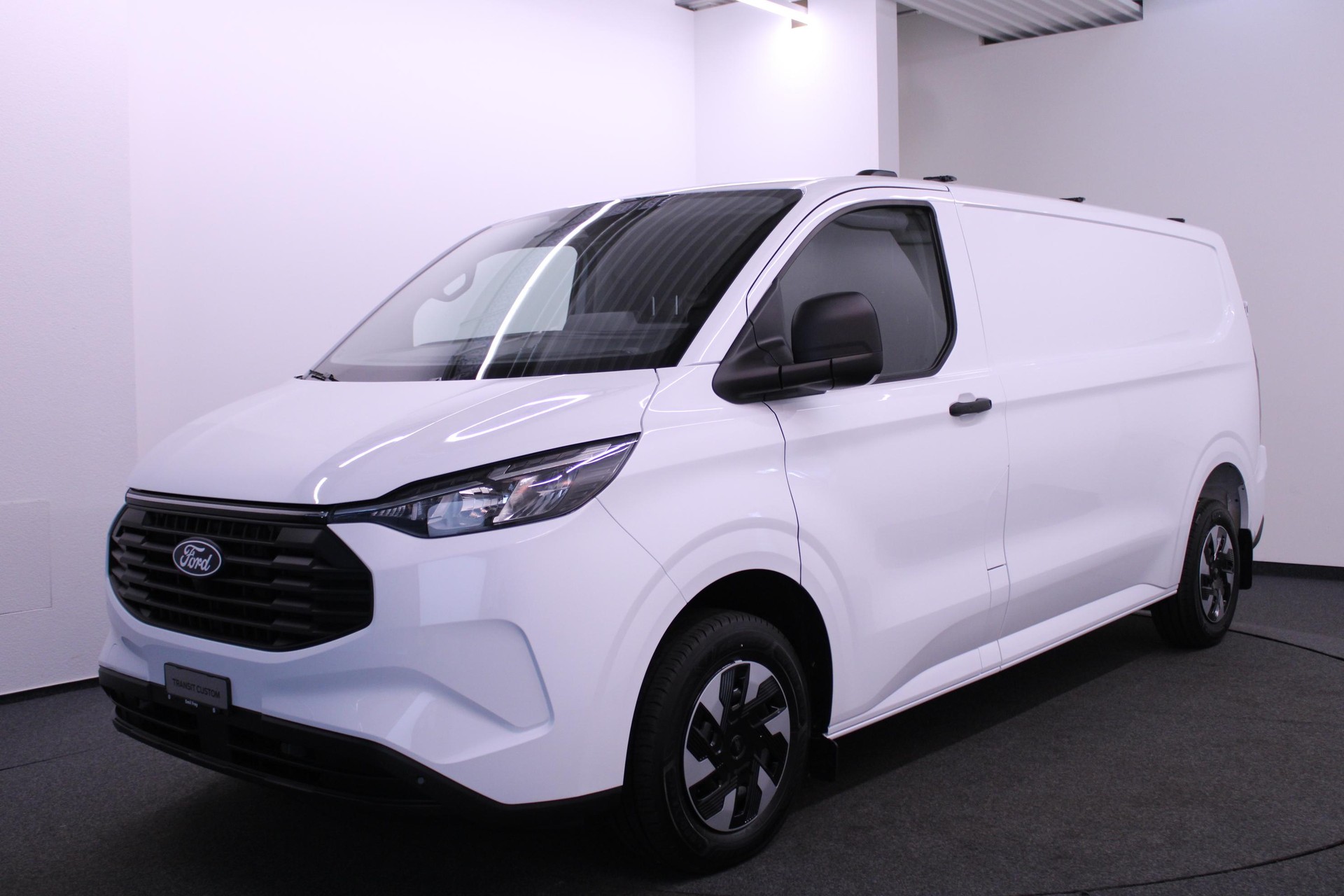 FORD E-Transit C Van 320 L1 Trend-image-0