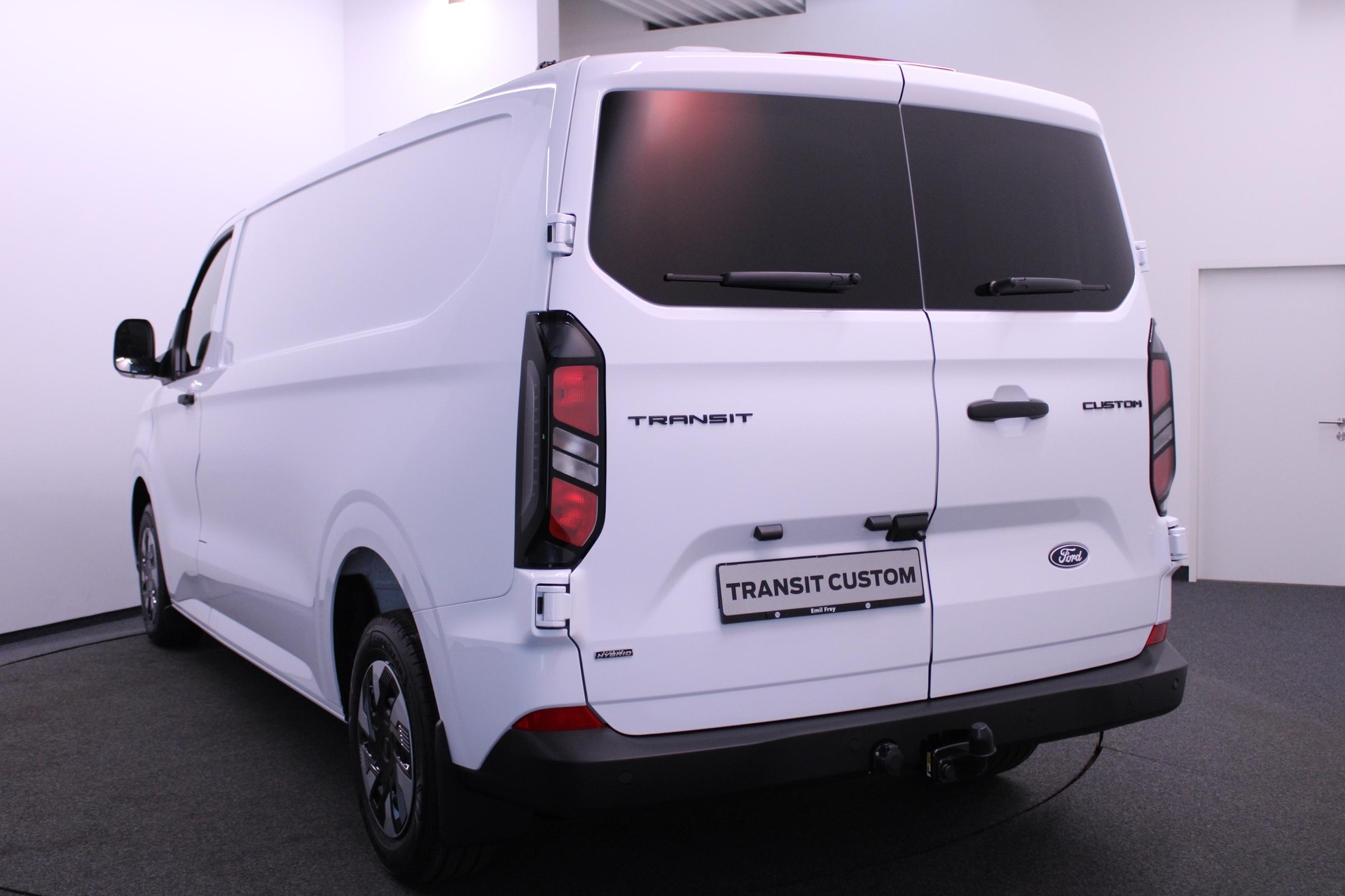 FORD E-Transit C Van 320 L1 Trend-image-2