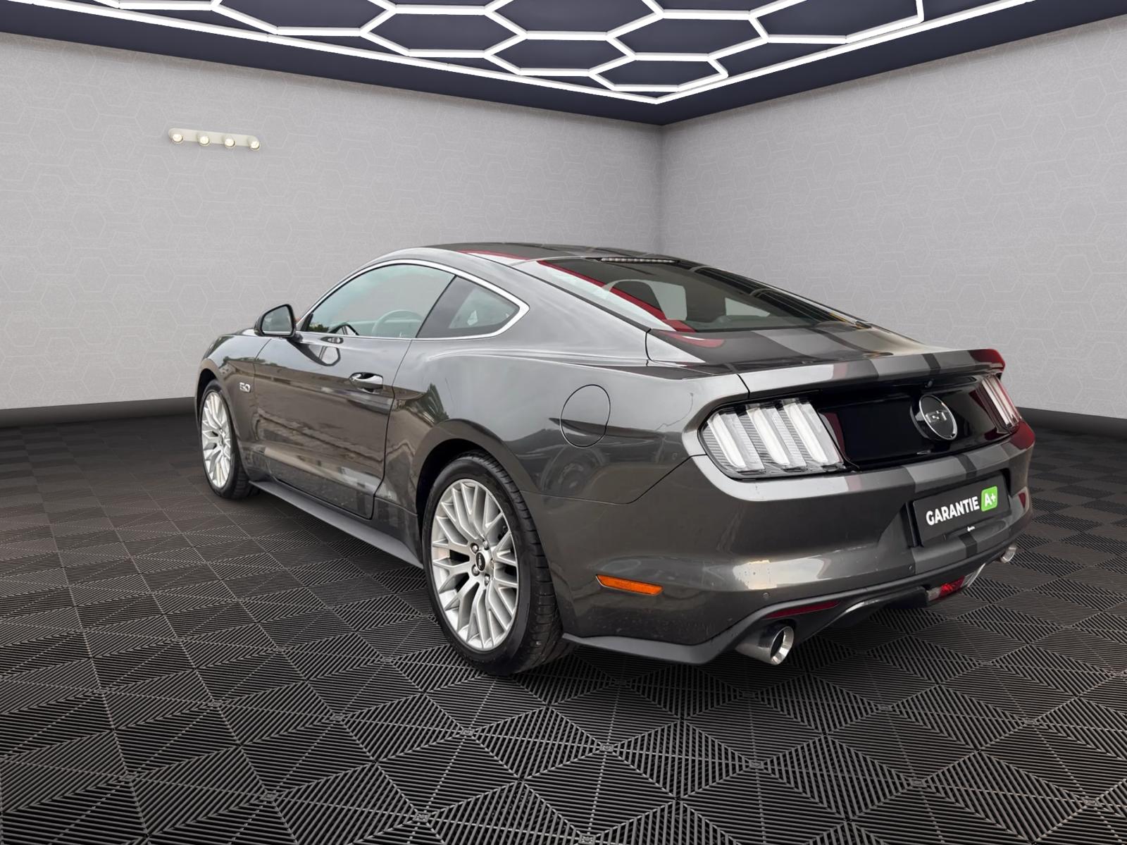FORD Mustang Fastback 5.0 V8 GT-image-3