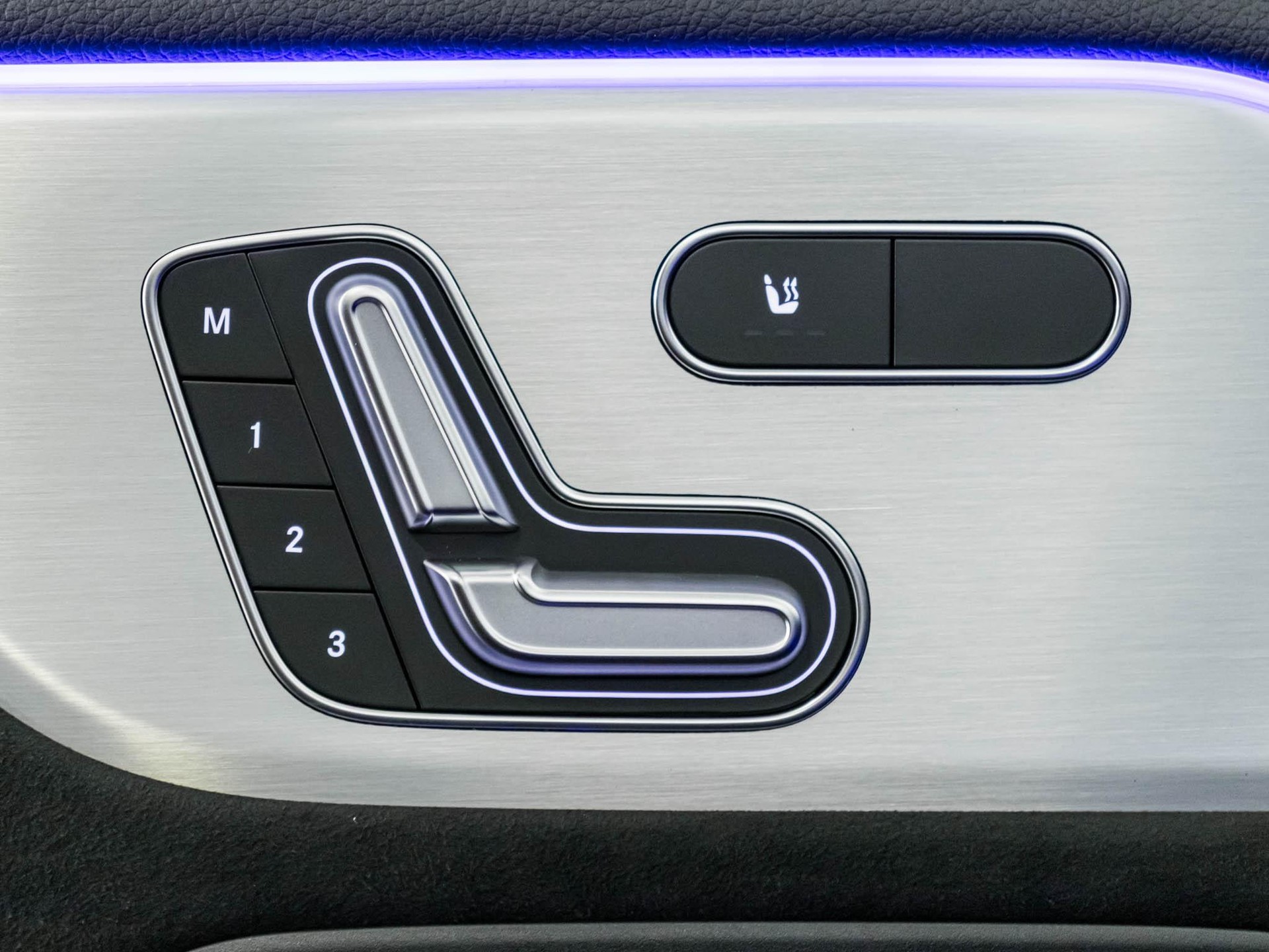 MERCEDES-BENZ GLA 220 d 4MATIC "Swiss Star"-image-12