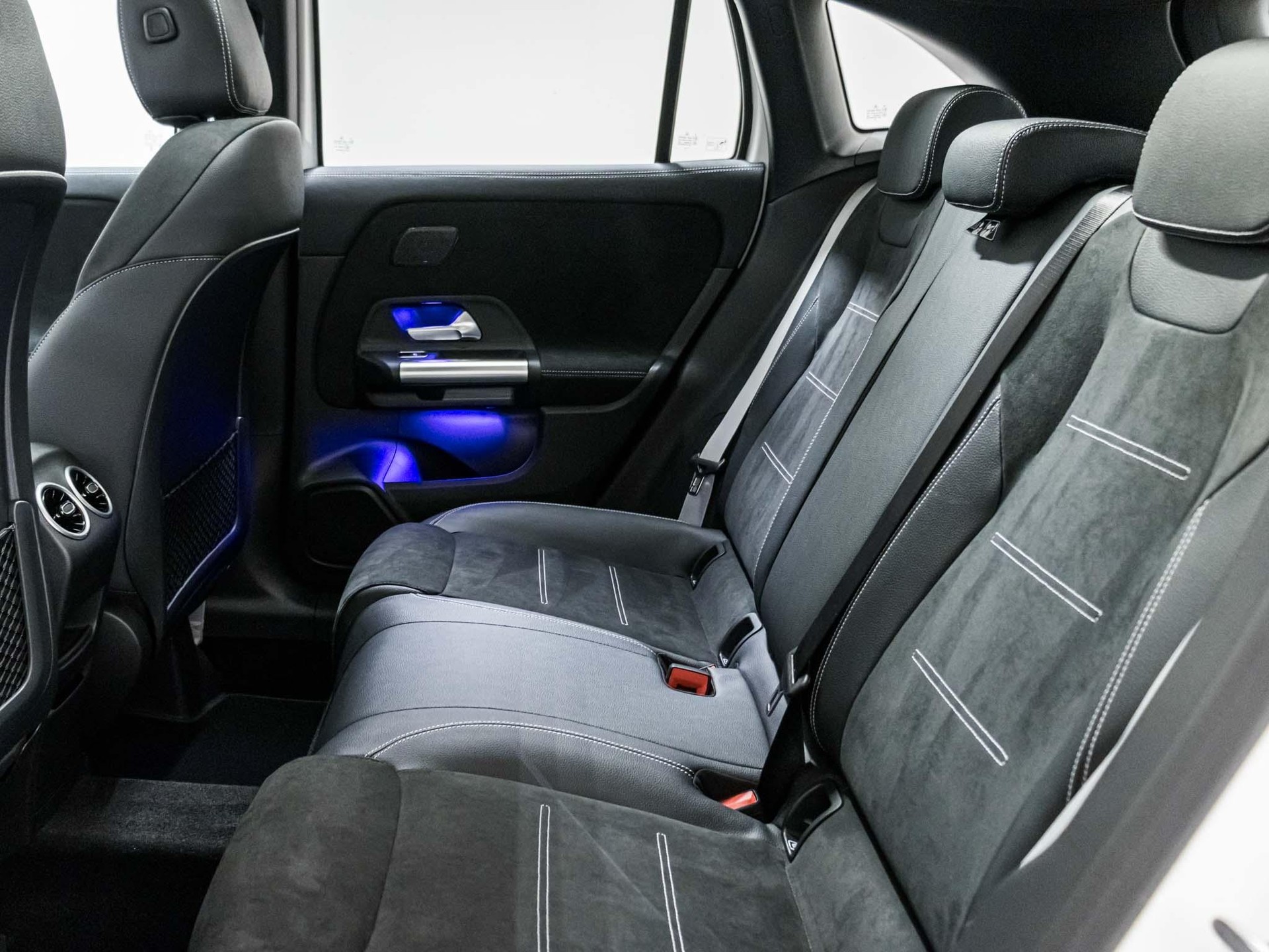 MERCEDES-BENZ GLA 220 d 4MATIC "Swiss Star"-image-7