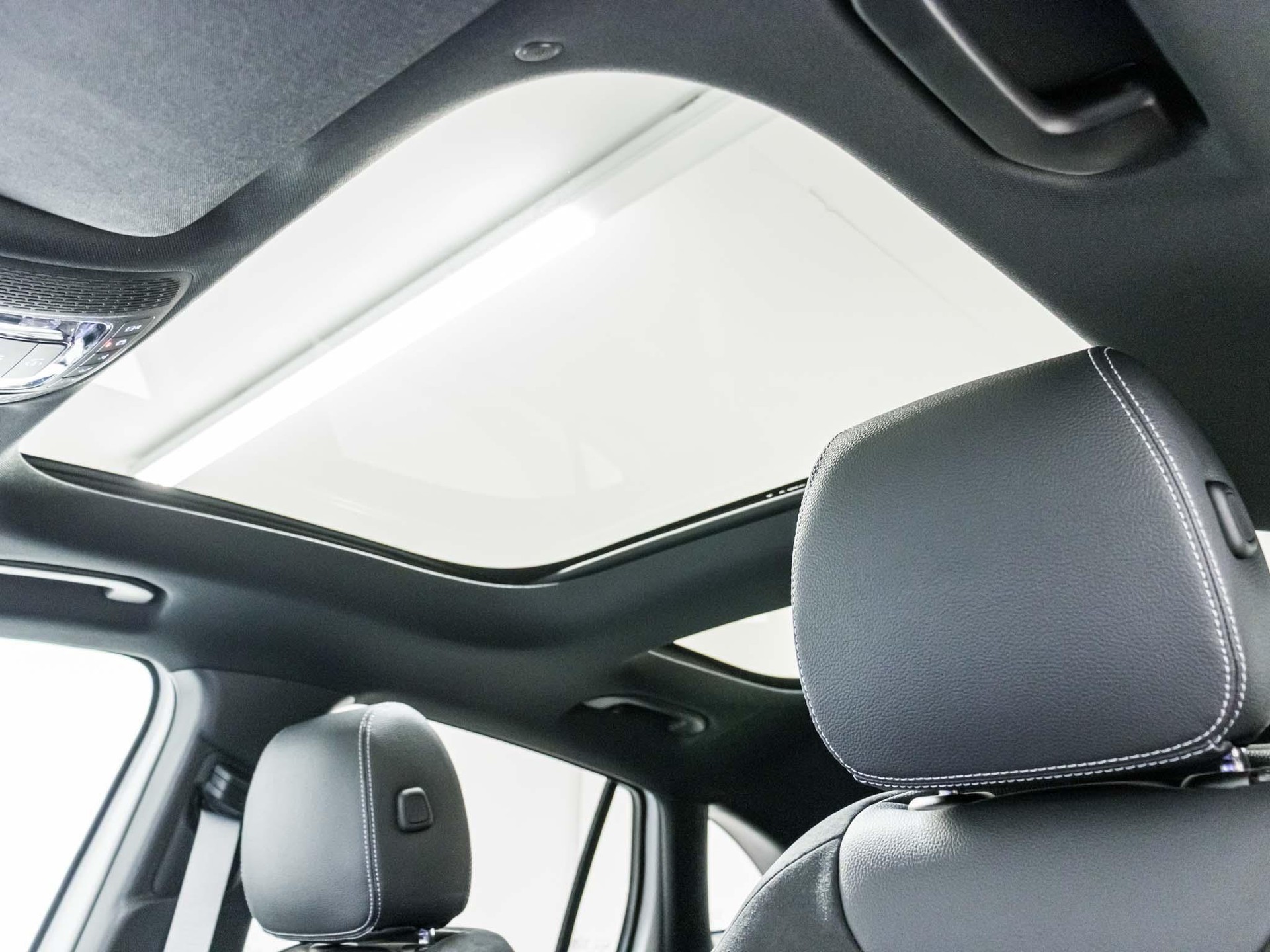 MERCEDES-BENZ GLA 220 d 4MATIC "Swiss Star"-image-8