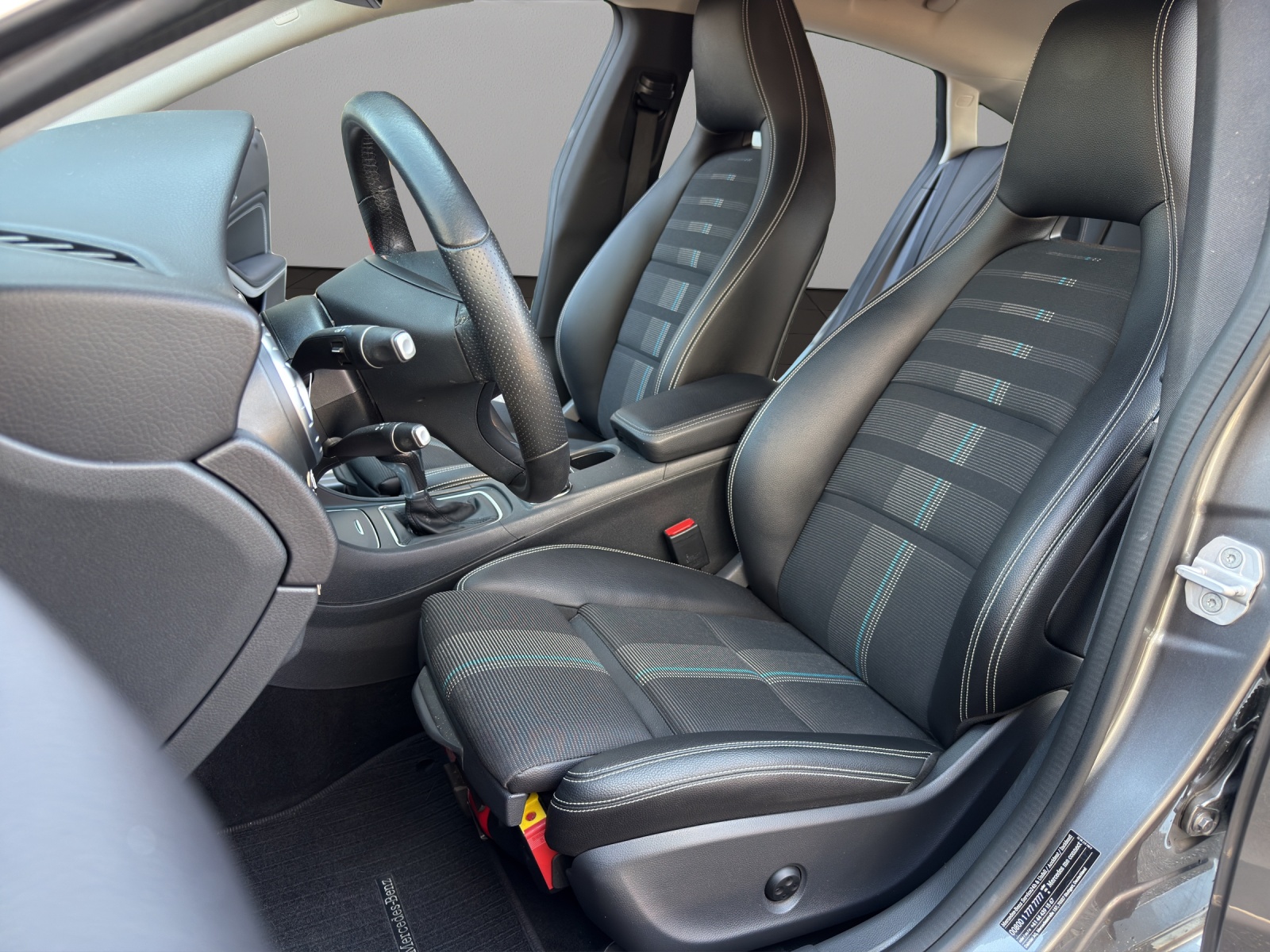 MERCEDES-BENZ CLA Shooting Brake 200 d-image-8