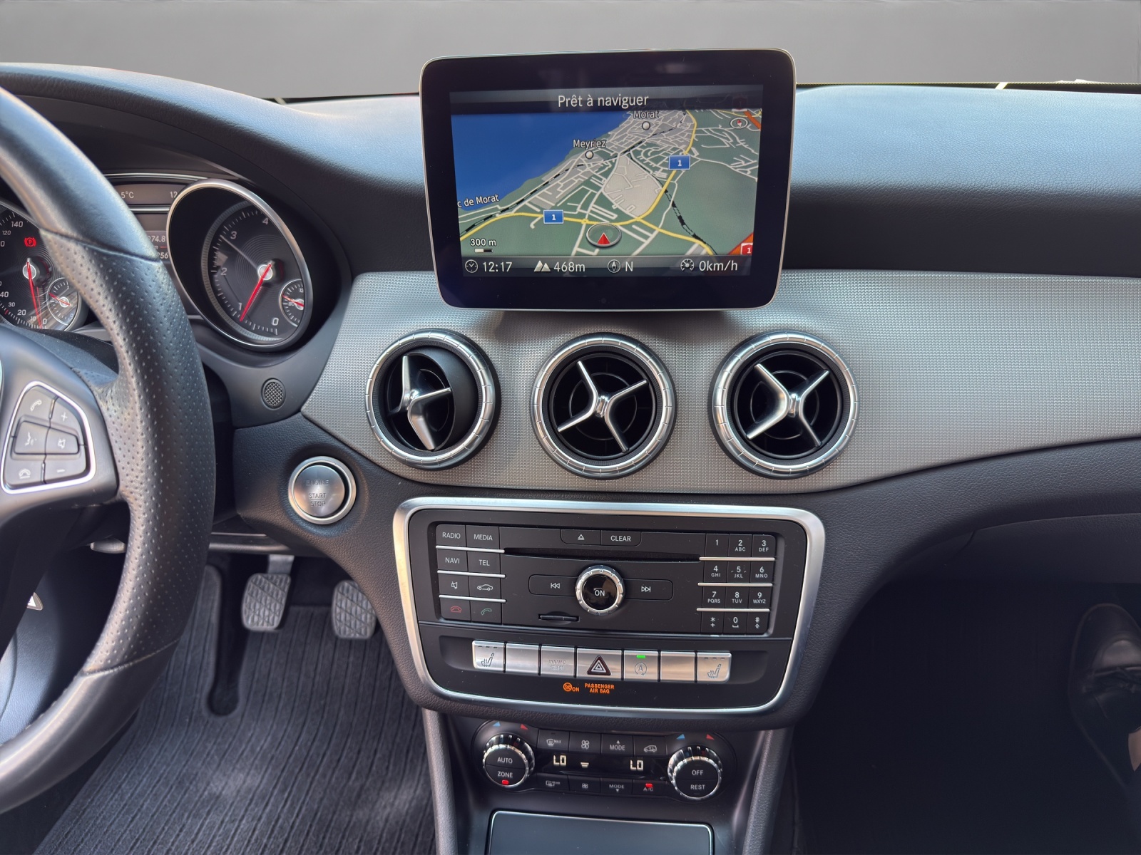 MERCEDES-BENZ CLA Shooting Brake 200 d-image-14