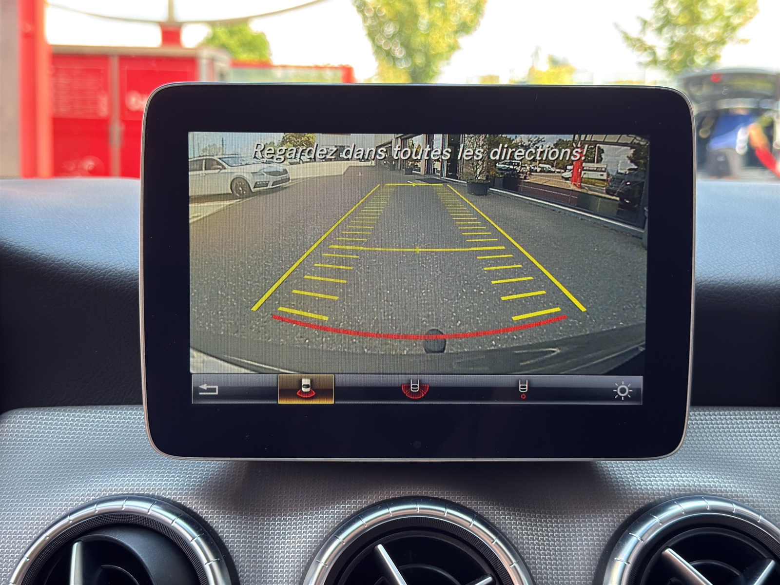 MERCEDES-BENZ CLA Shooting Brake 200 d-image-27