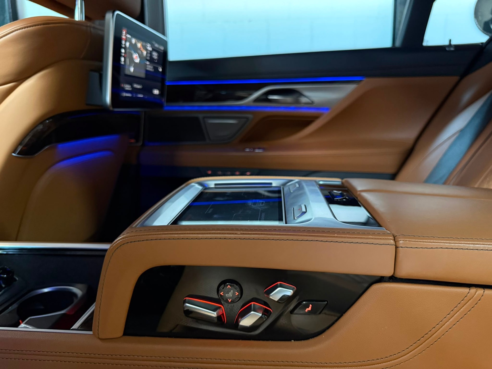 BMW 730Ld xDrive 48V Steptronic /Exclusive 4-Seat Executive Lounge-image-12