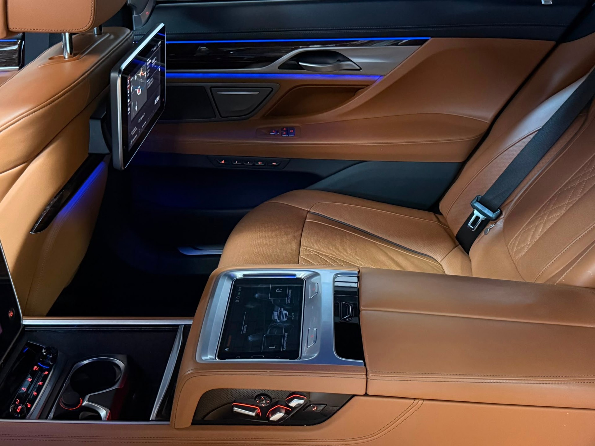 BMW 730Ld xDrive 48V Steptronic /Exclusive 4-Seat Executive Lounge-image-11