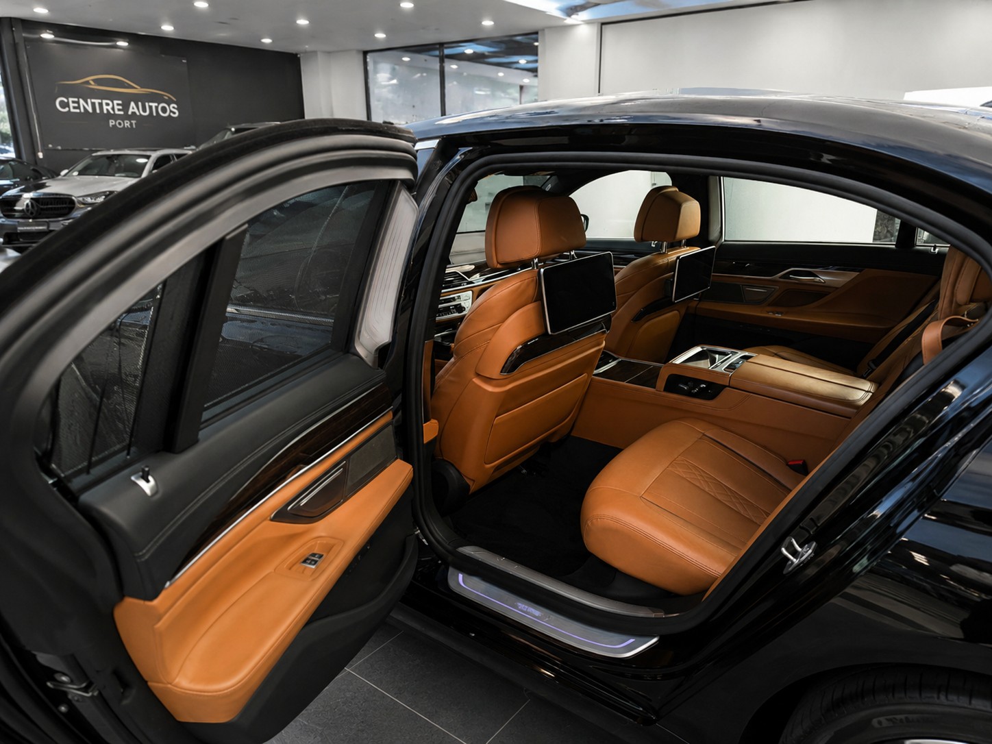 BMW 730Ld xDrive 48V Steptronic /Exclusive 4-Seat Executive Lounge-showroom-element-3