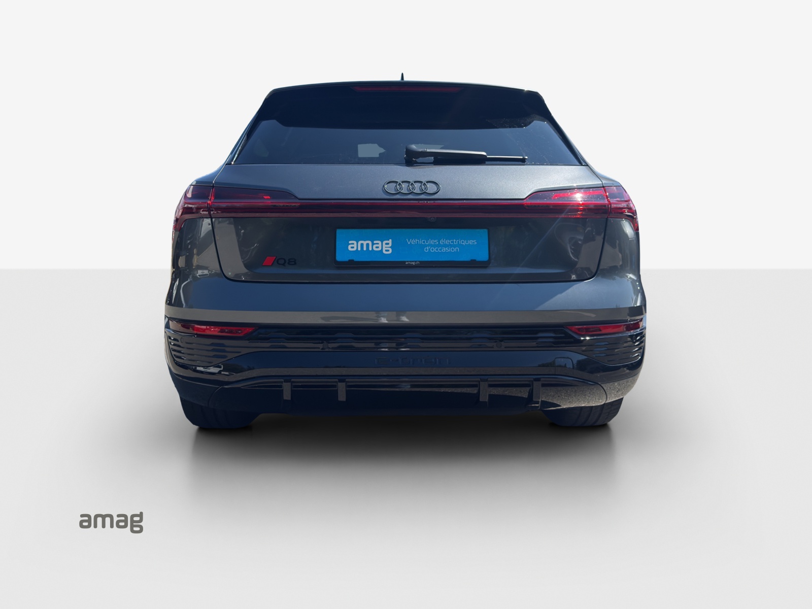 AUDI Q8 50 e-tron Black Edition quattro-image-3