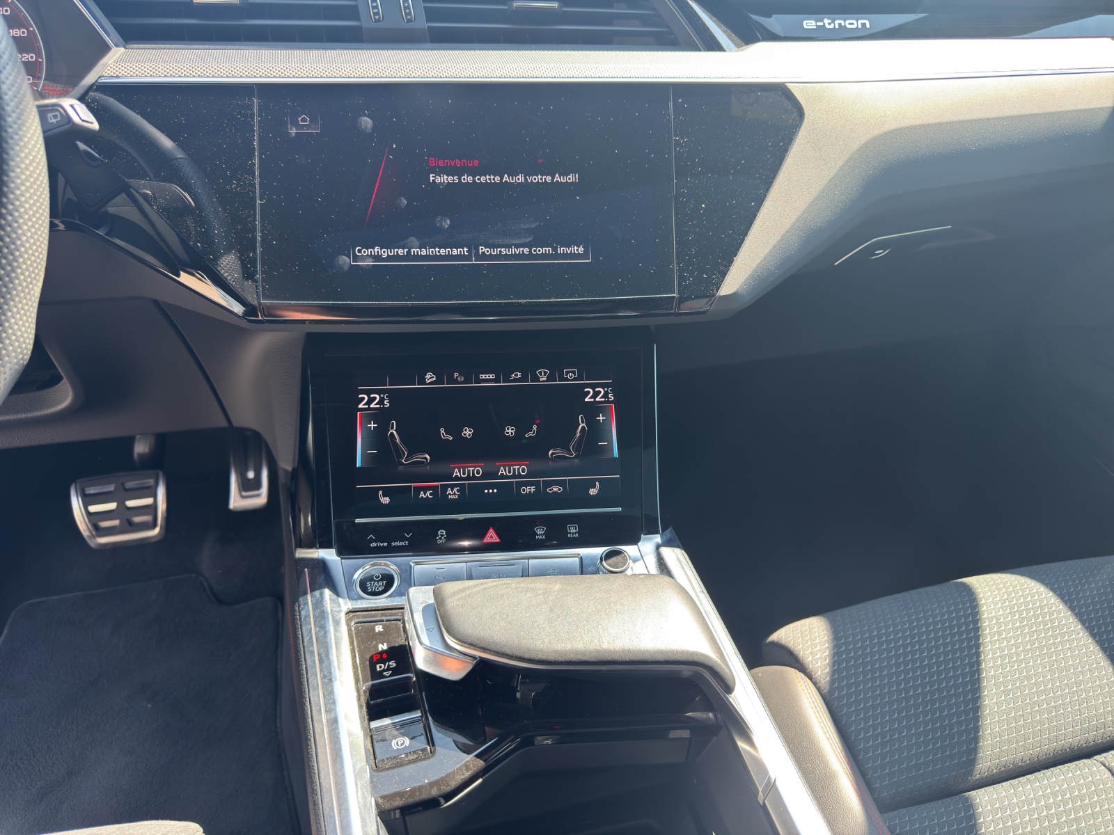 AUDI Q8 50 e-tron Black Edition quattro-image-11