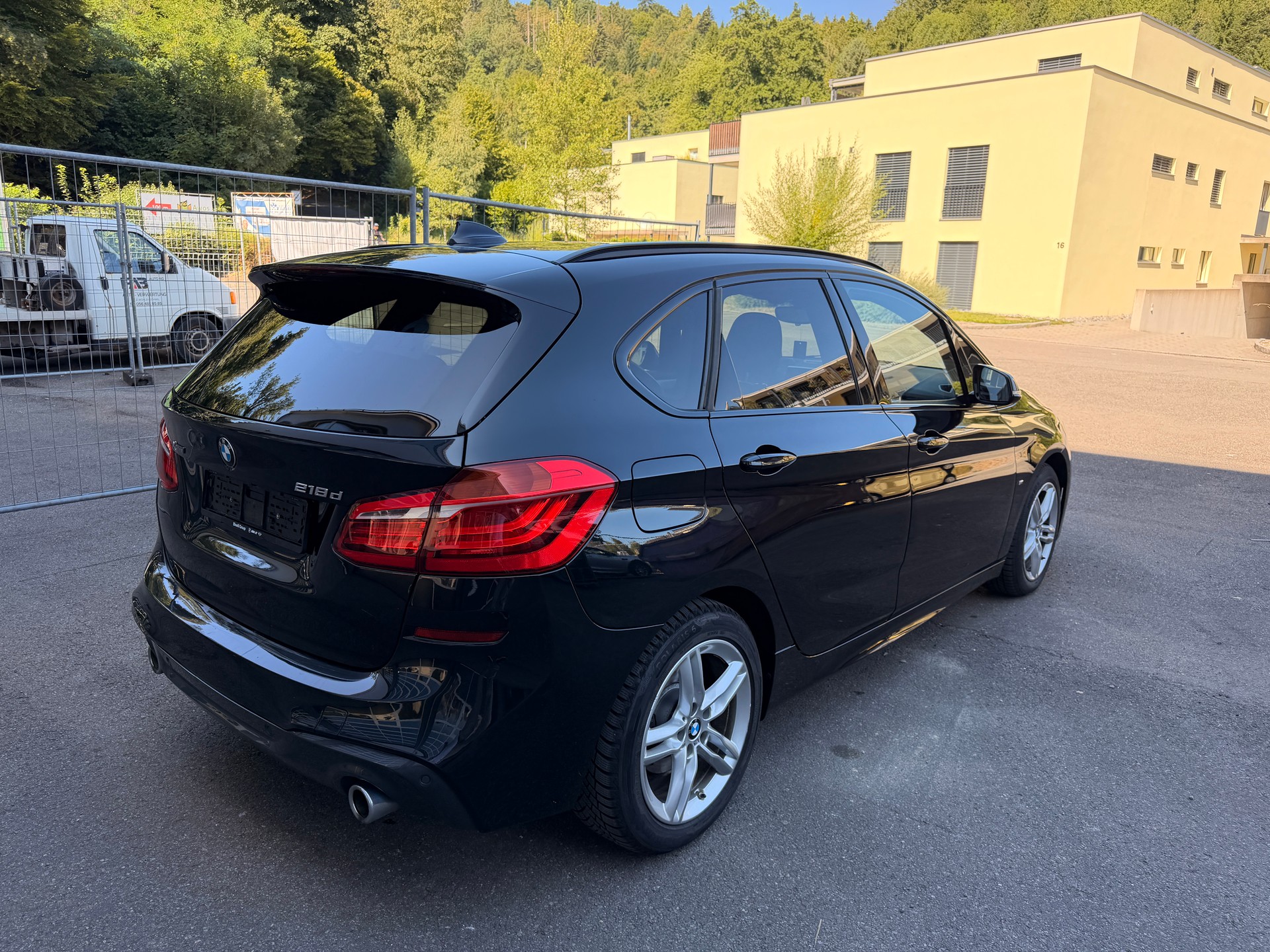 BMW 218d xDrive Active Tourer Steptronic M Sport-showroom-element-3