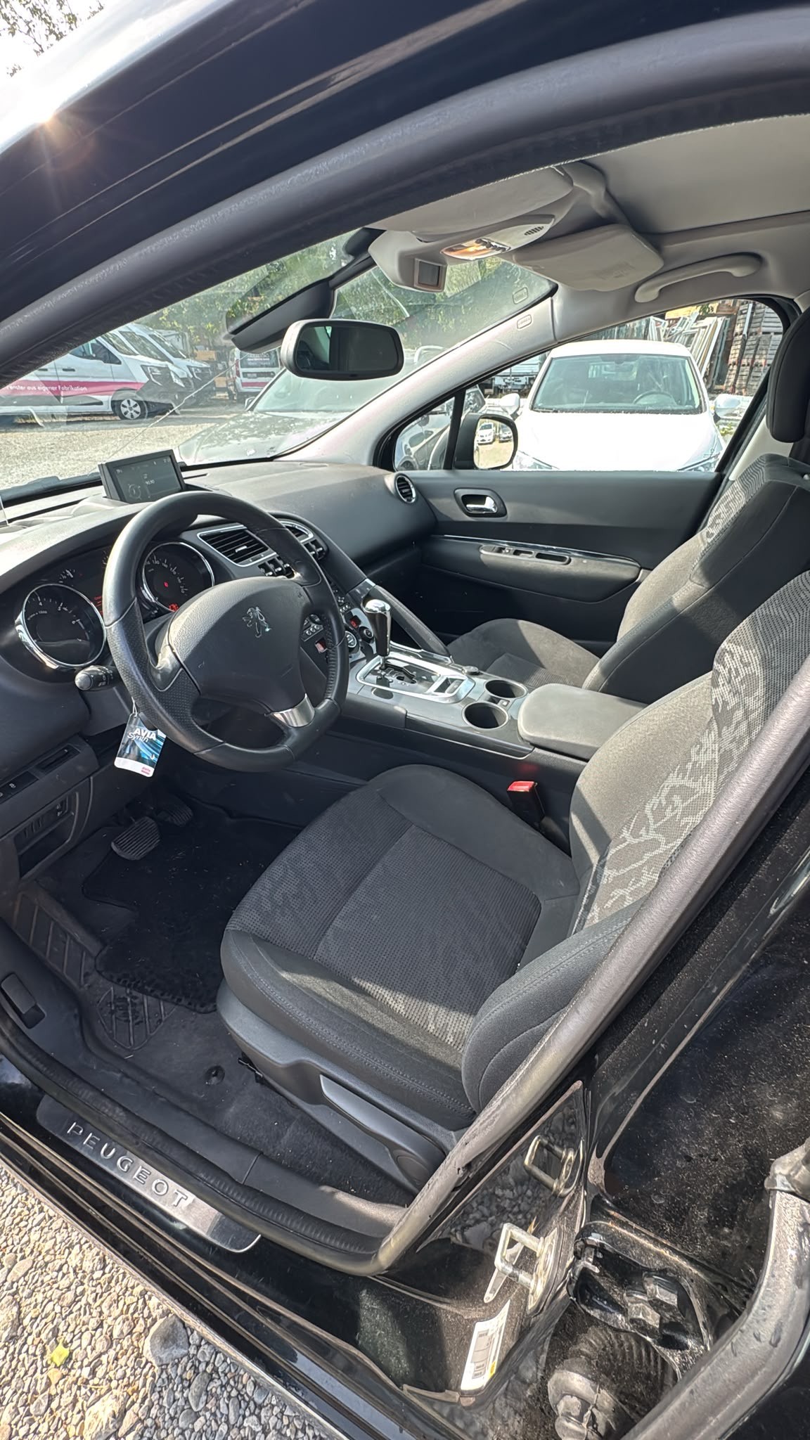 PEUGEOT 3008 1.6 16V T Allure Tiptronic-image-8