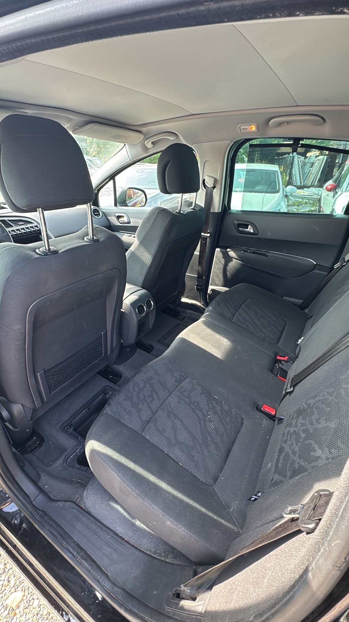 PEUGEOT 3008 1.6 16V T Allure Tiptronic-image-11