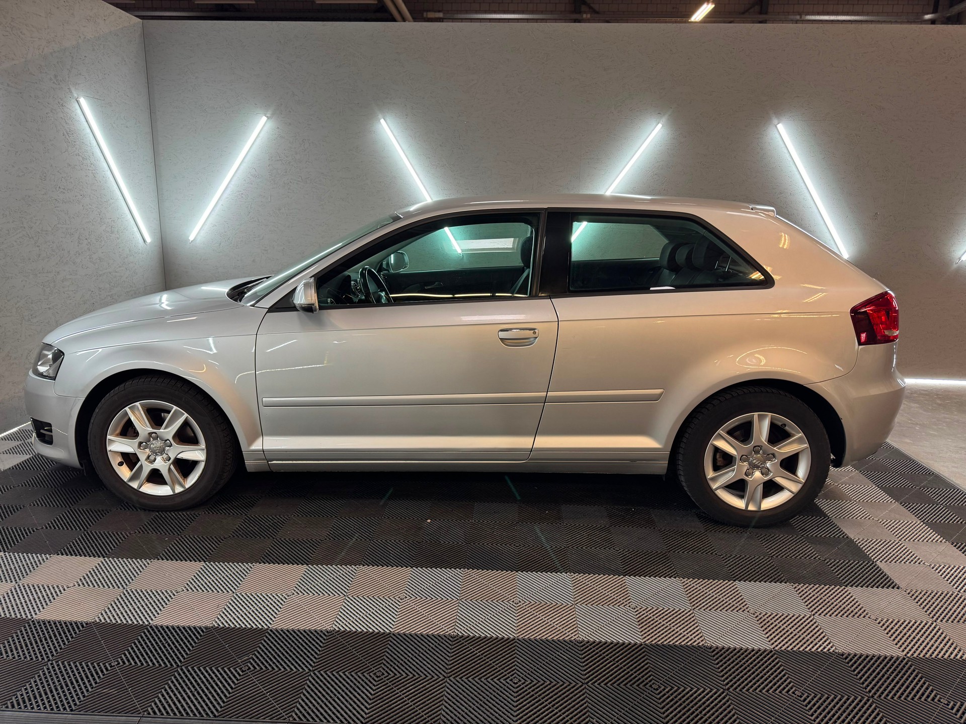 AUDI A3 1.4 TFSI Ambition S-tronic-image-3