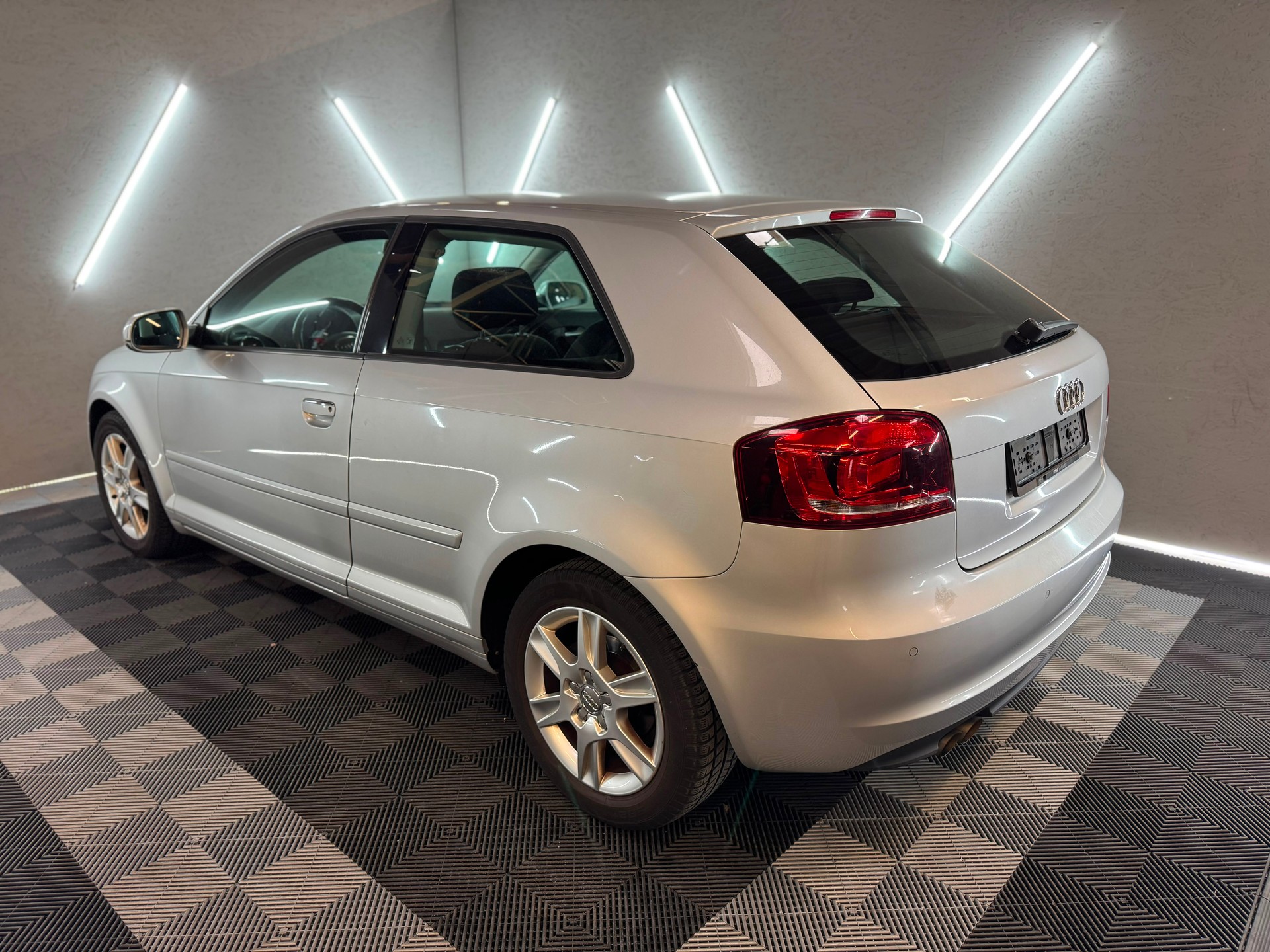 AUDI A3 1.4 TFSI Ambition S-tronic-image-4